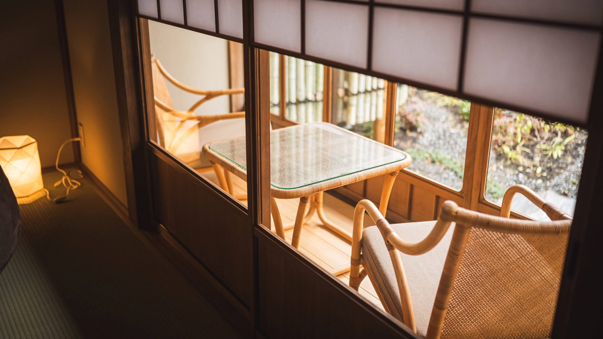 *【縁側】季節の風を感じる、和のくつろぎ空間。