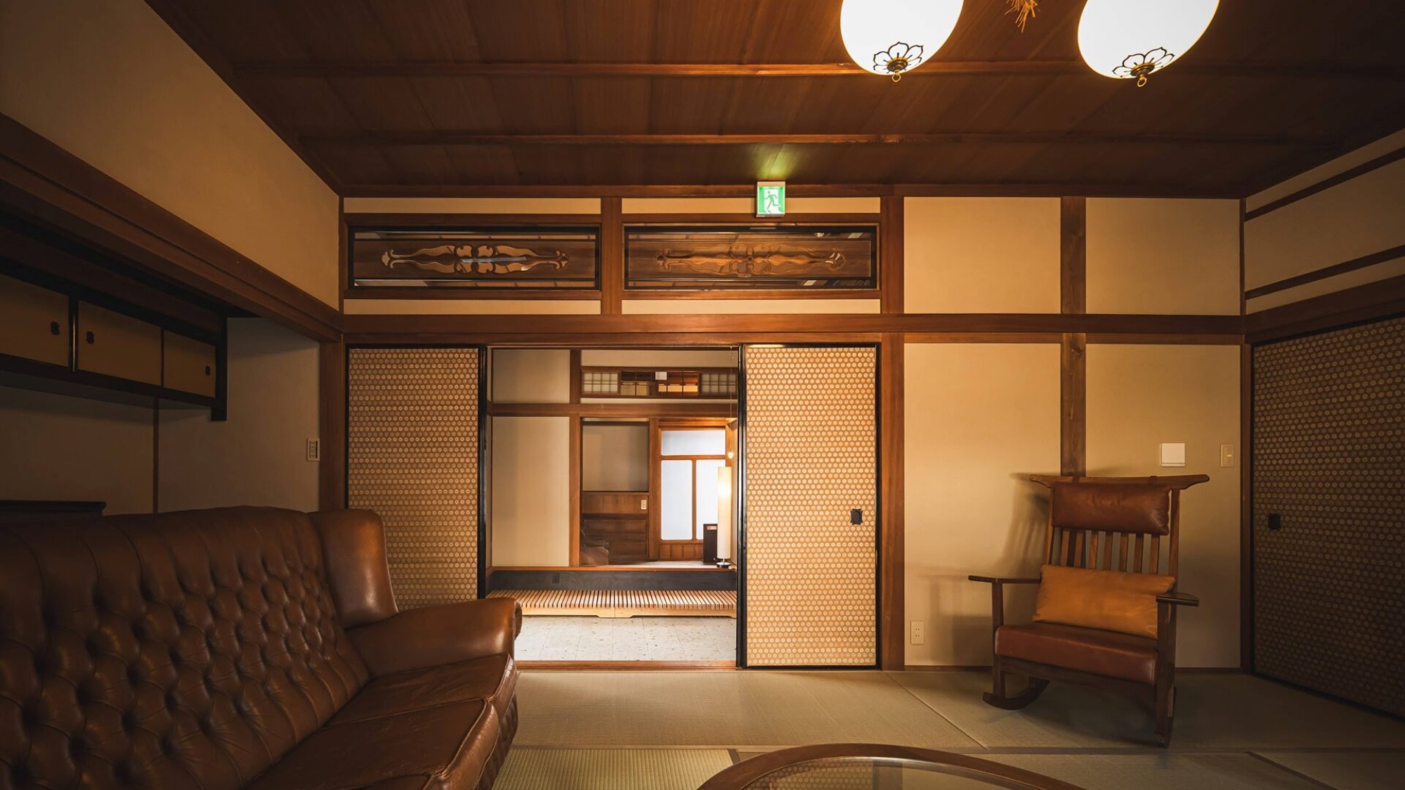 *【和室リビング】伝統美と温もりを感じる贅沢なくつろぎ空間。
