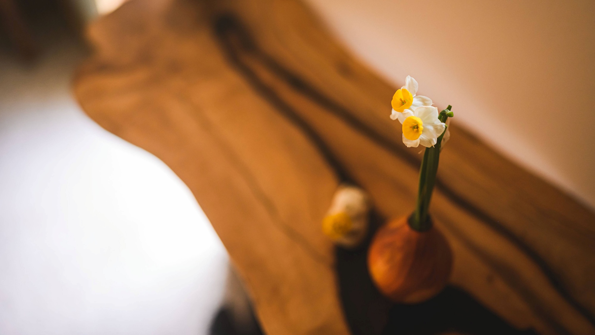 *【一輪挿し】お部屋にそっと彩りを添える癒しの演出。