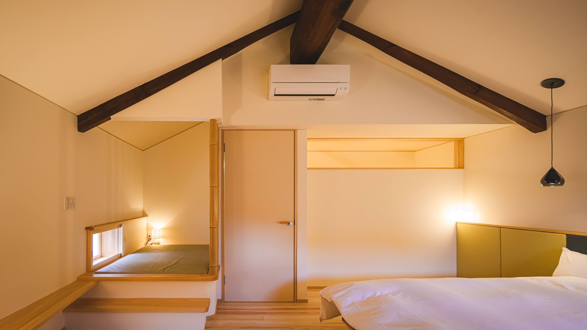 *【客室】木の温もりに包まれた上質な設えが、旅の疲れを優しく癒します。