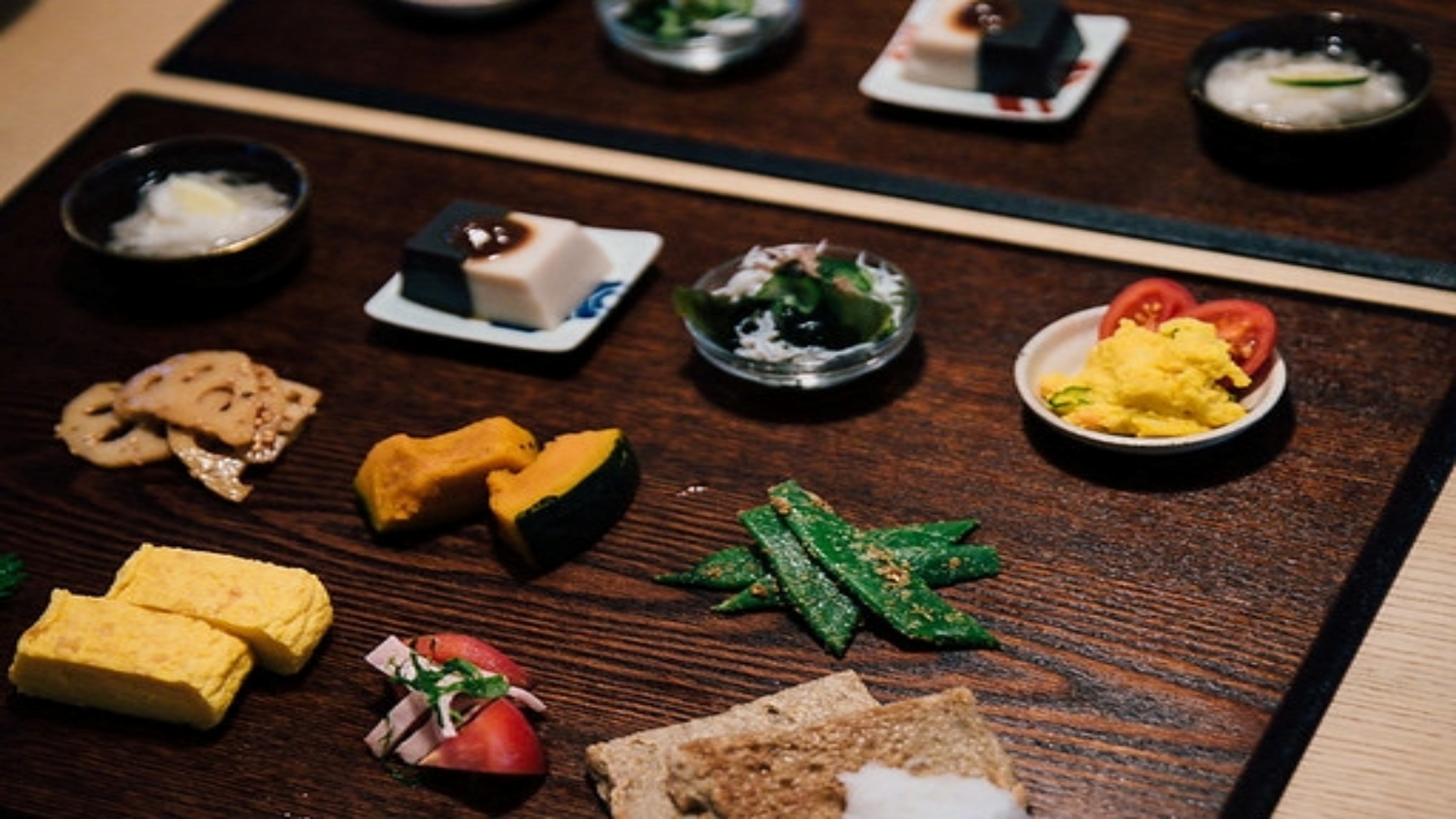 *【ご朝食】地元産の季節野菜が中心の体に優しい和定食です。