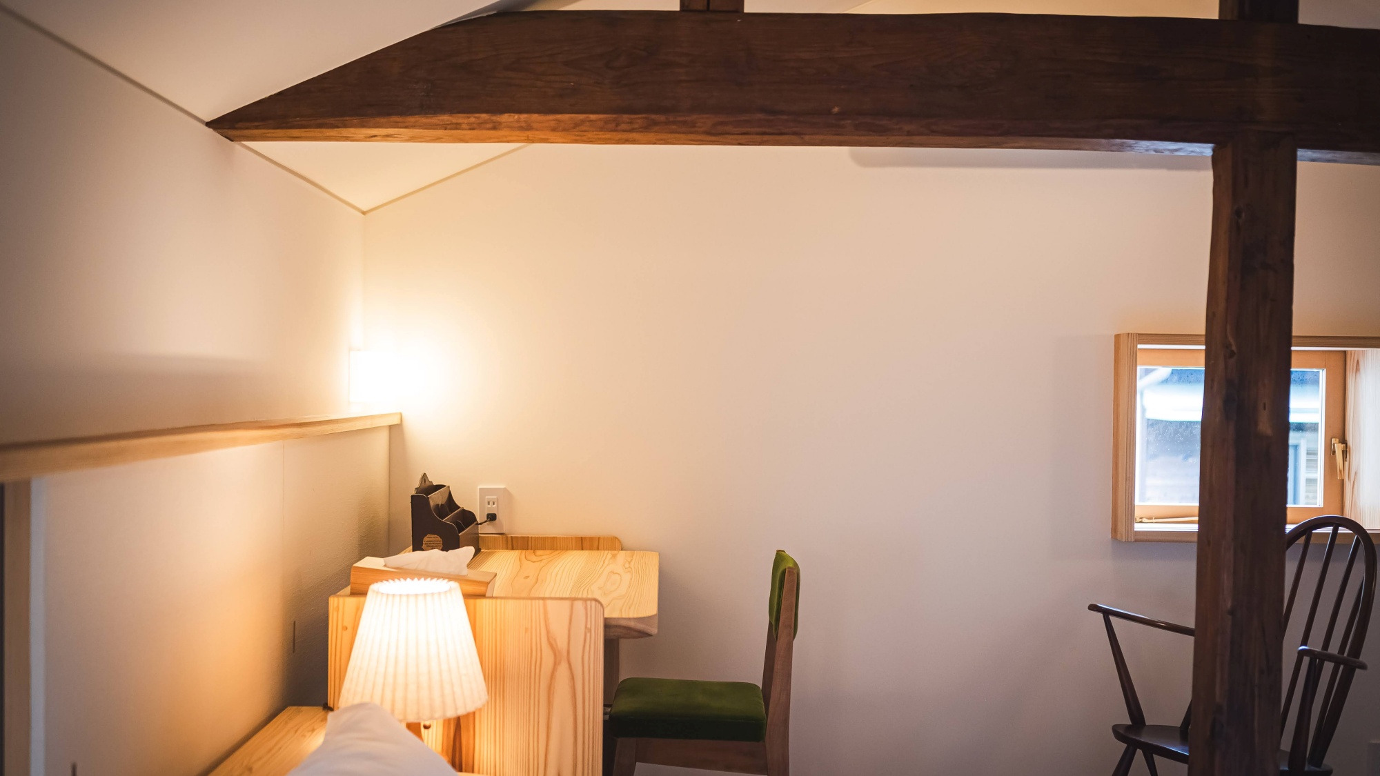 *【館内】柔らかな灯りが包む心和むベッドサイド。