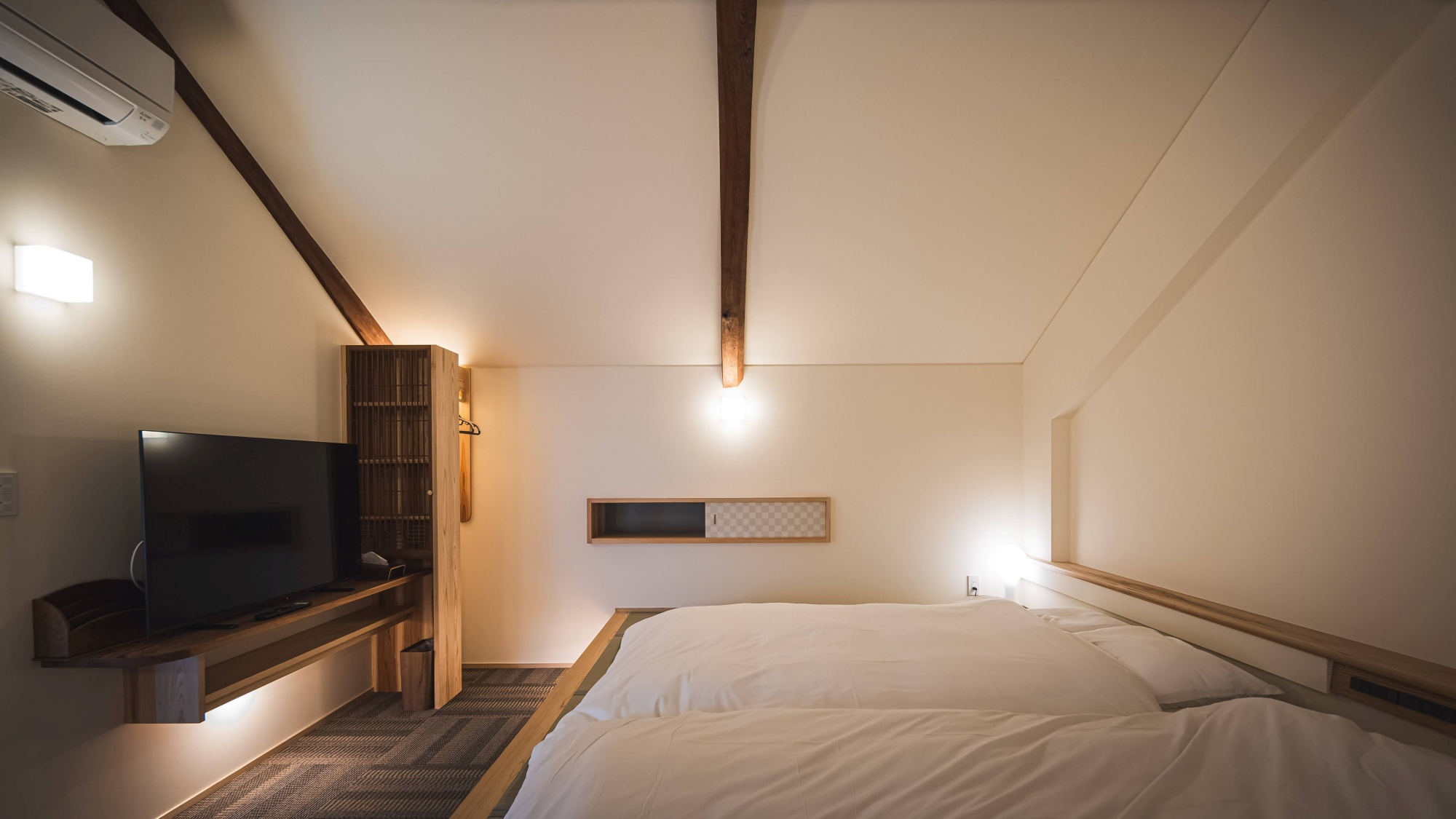 *【寝室】落ち着いた設えの寝室で、贅沢な静寂を独り占め。