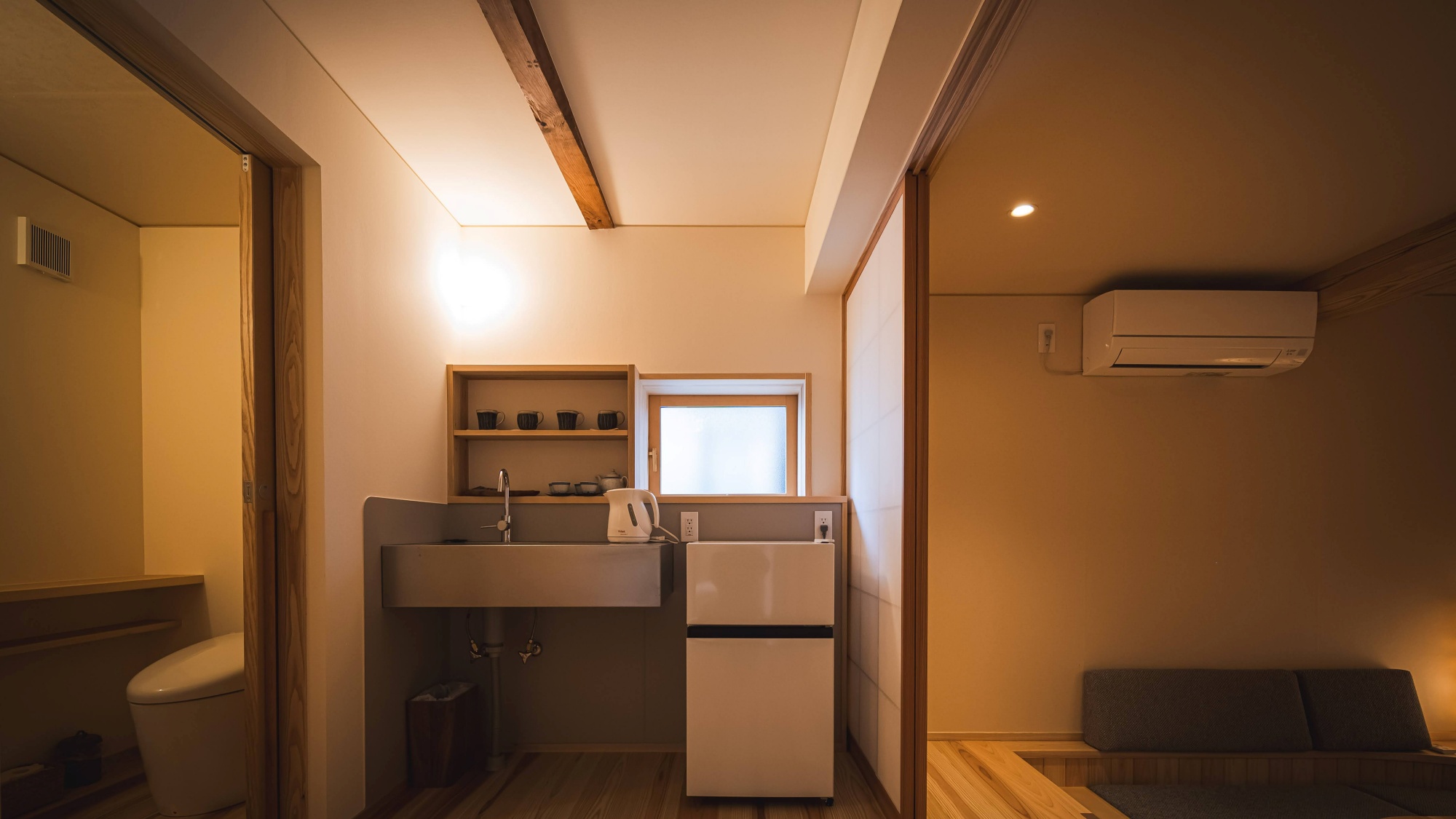 *【冷蔵庫】快適な滞在に必須。