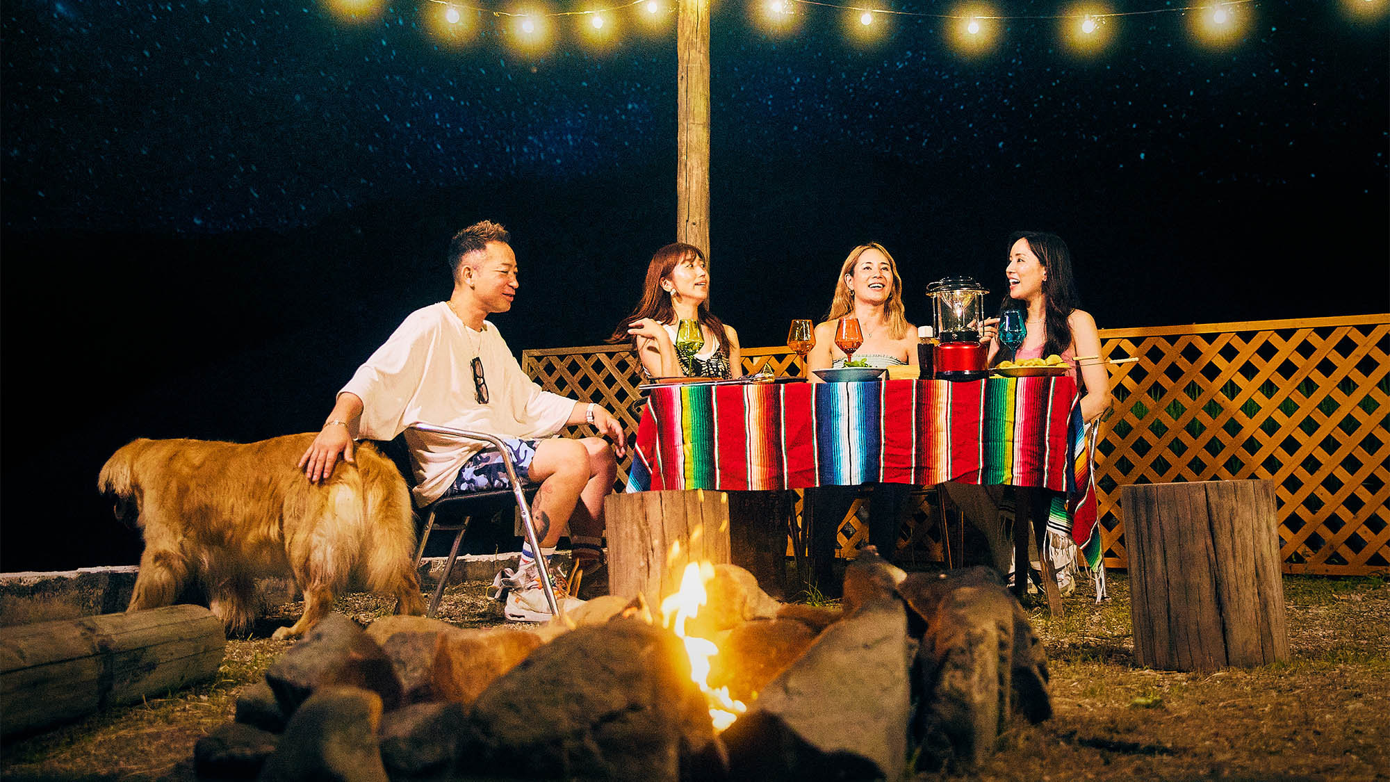 ・【ディナー】綺麗な夜空の下でのお食事。皆様の滞在を一層特別なものにします