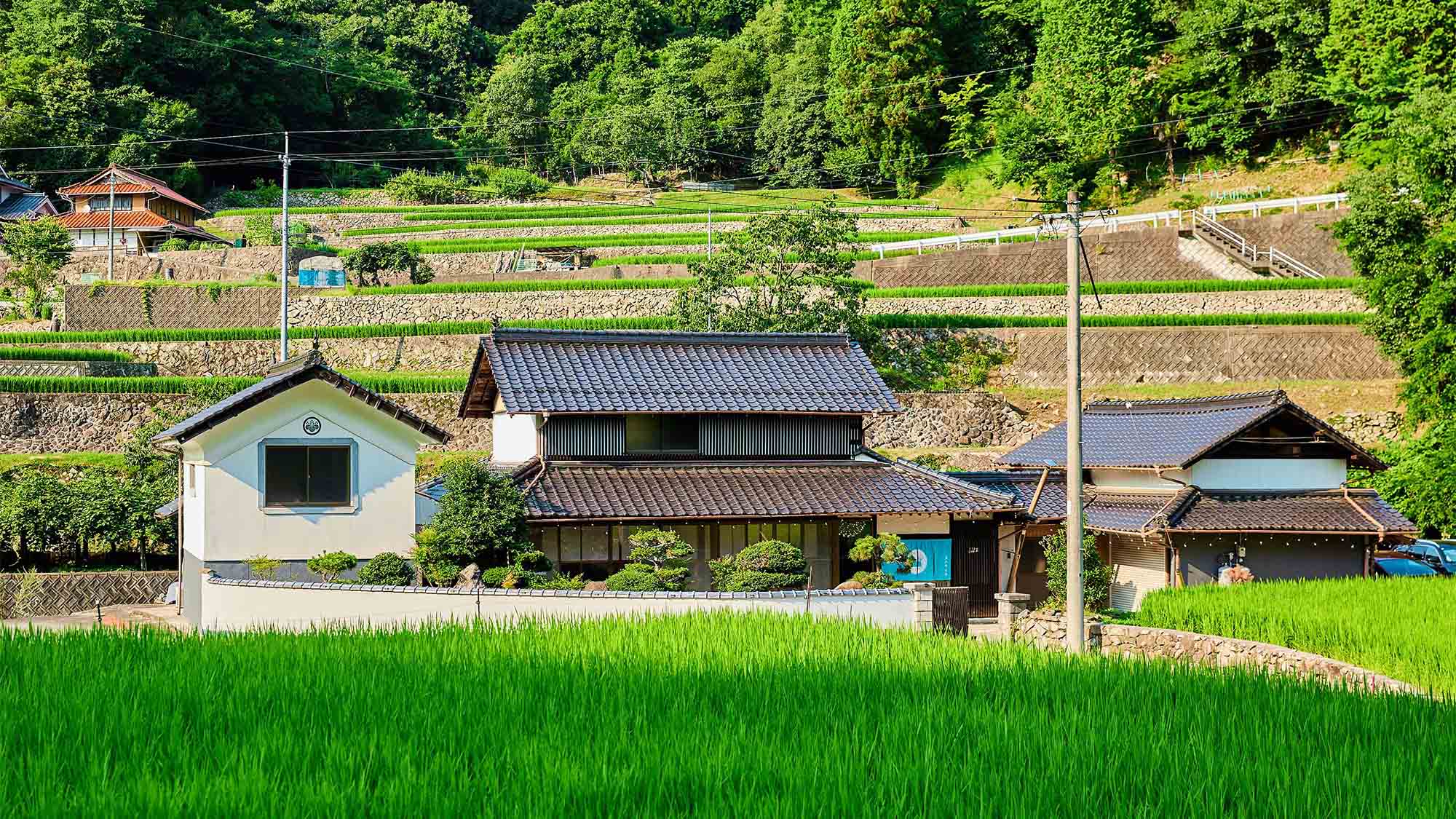 ・【外観】300坪の広大な敷地。一棟まるまる貸し切りで贅沢にお過ごしください