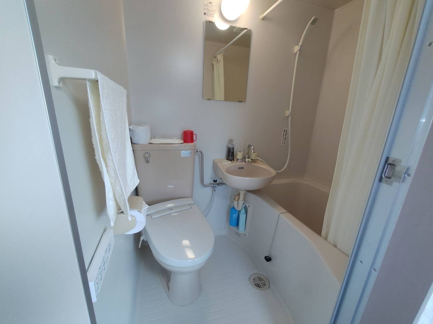 ツインのお部屋のバスルーム