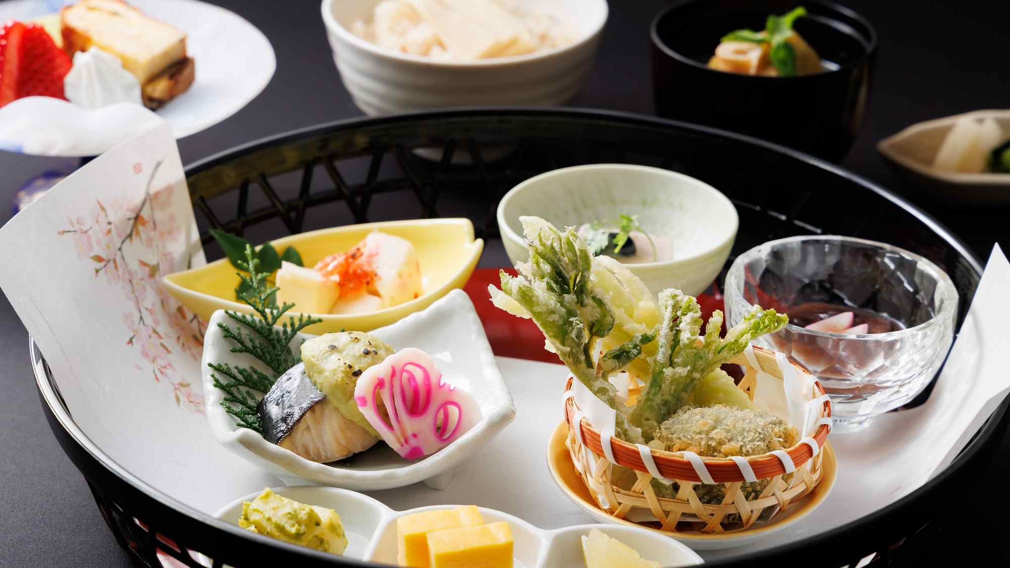 前菜一例：旬菜焼き八寸