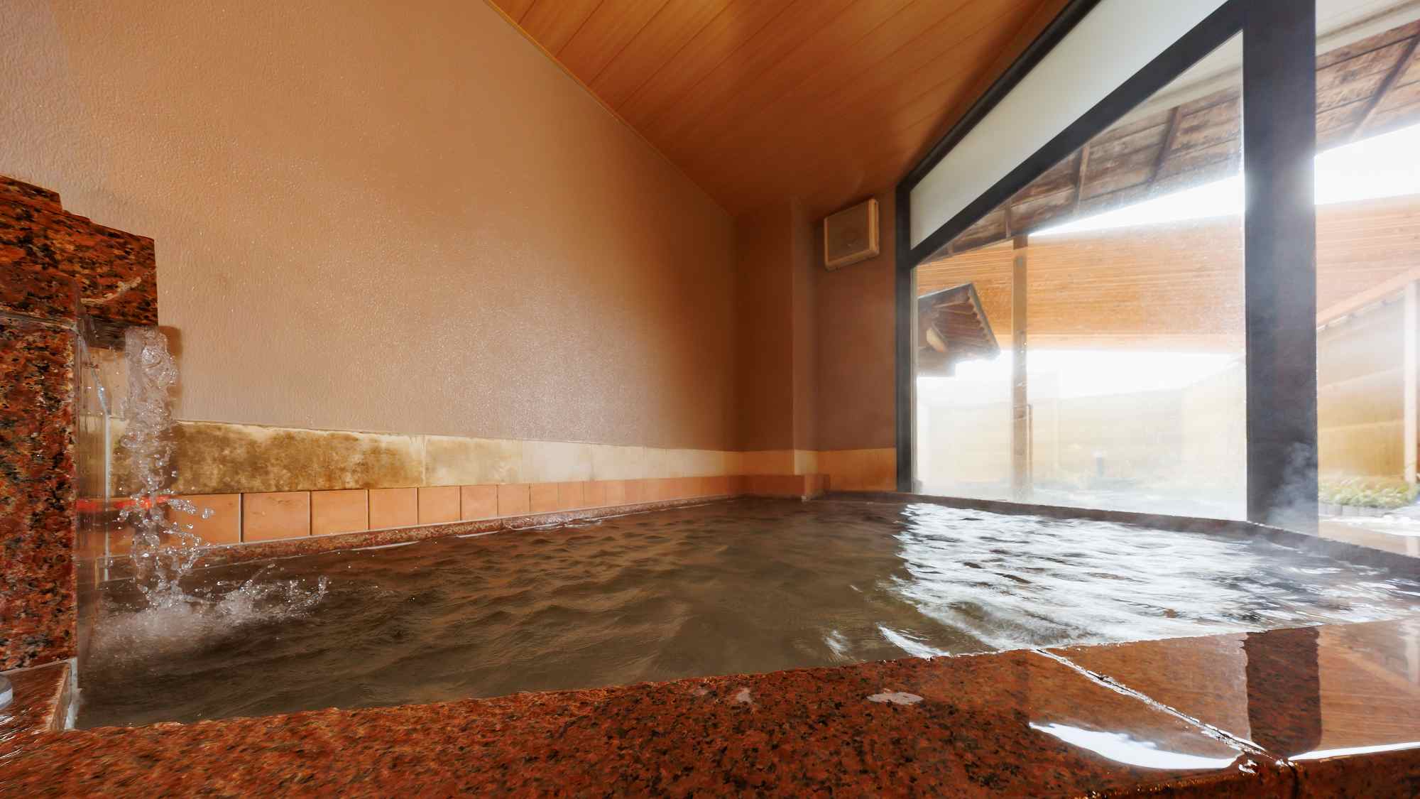 【かけ流し温泉】二種の源泉からなる至福の温泉