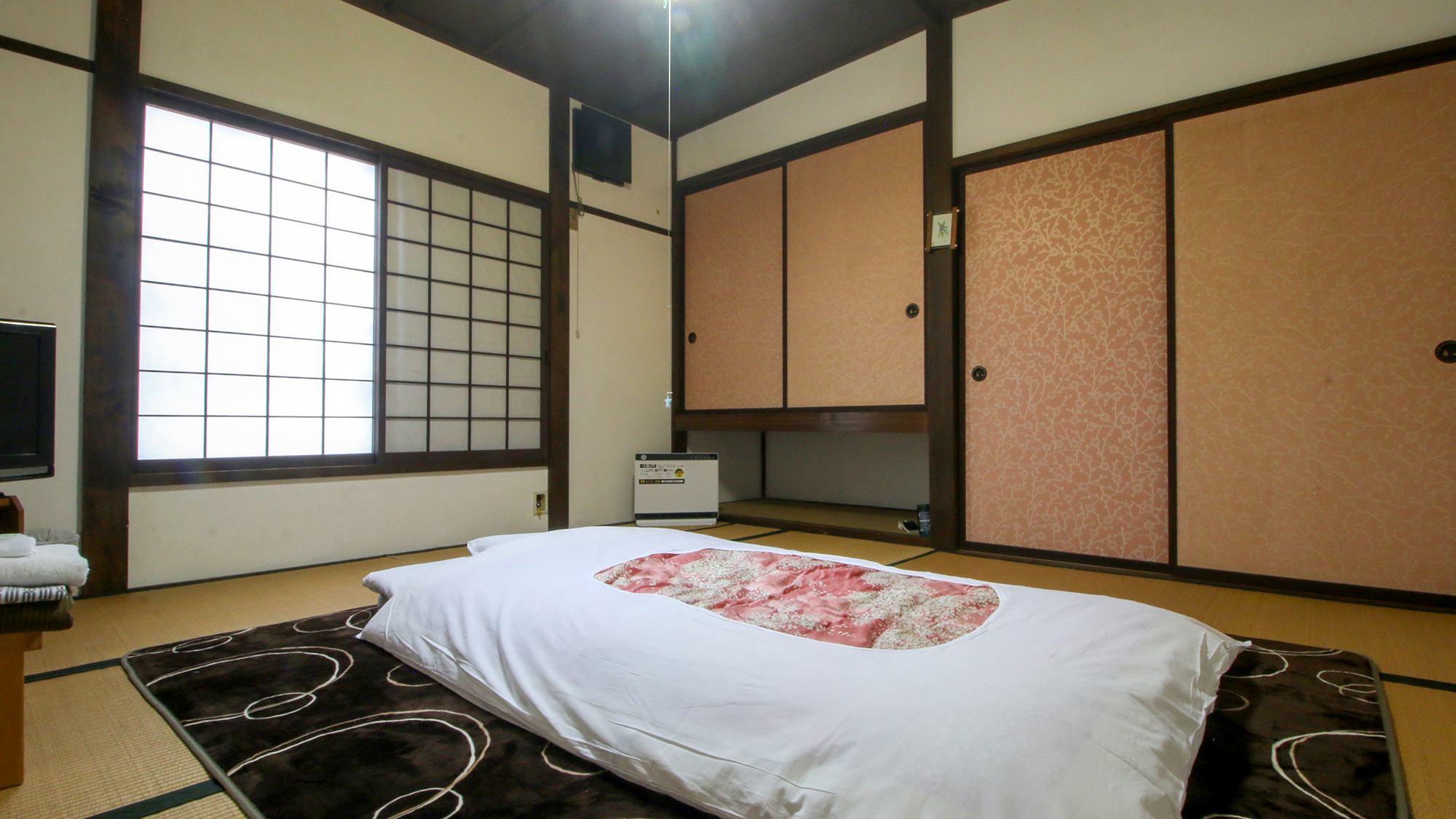 #和室8畳　昔ながらの落ち着いた空間でやすらぎのひとときを