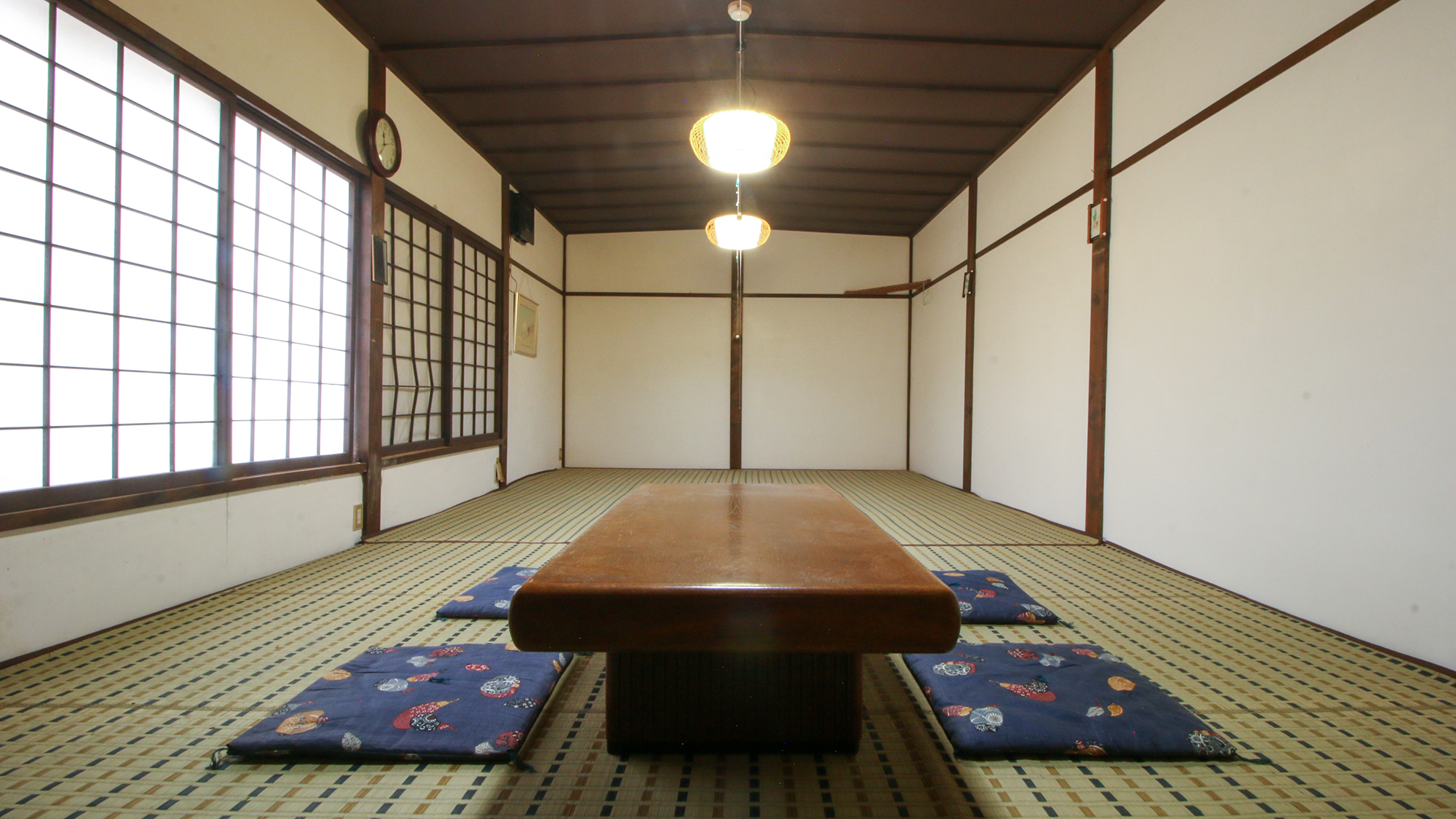 #和室16畳　家族団らんに最適な、落ち着きのある客室