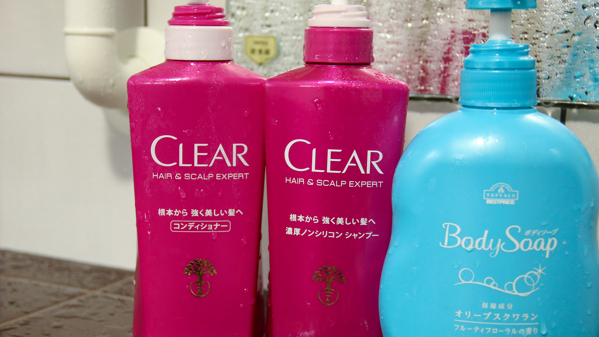 #お風呂イメージ　シャンプー類はお風呂場にご用意しております (2)