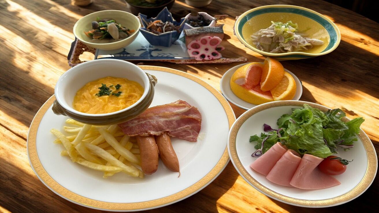 和洋定食 / ご朝食の提供形式は、日によって異なります。【バイキング】または【和洋定食】のいずれか