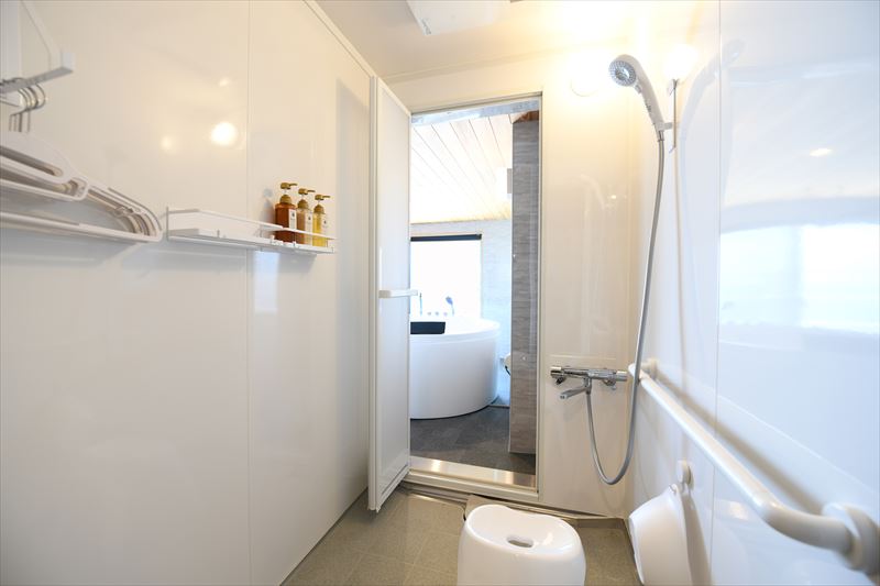 シャワールーム