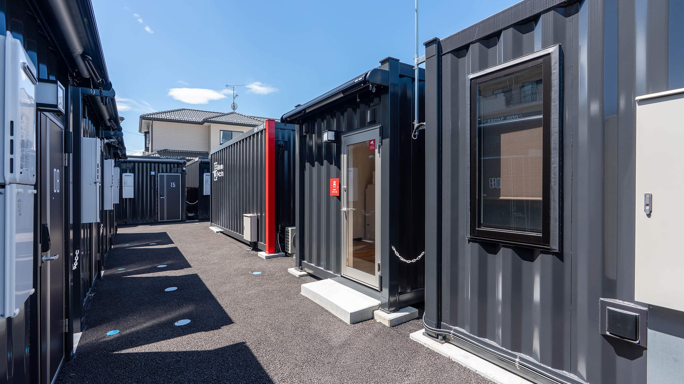 独立客室だから隣室の音が気にならずのびのびステイ！駐車場至近で自宅のように滞在できます。