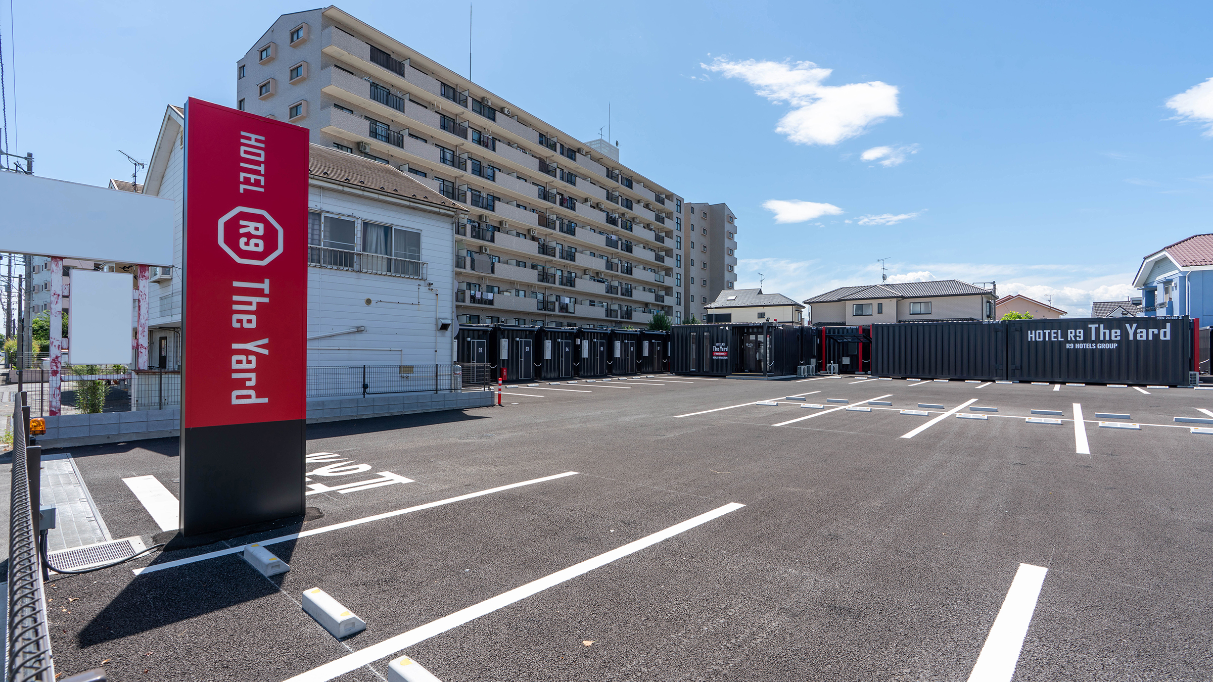 斬新な外観とコンパクトで快適な客室を備えたコンテナホテル　HOTEL R9 The Yard（ホテルアールナイン ザ ヤード）