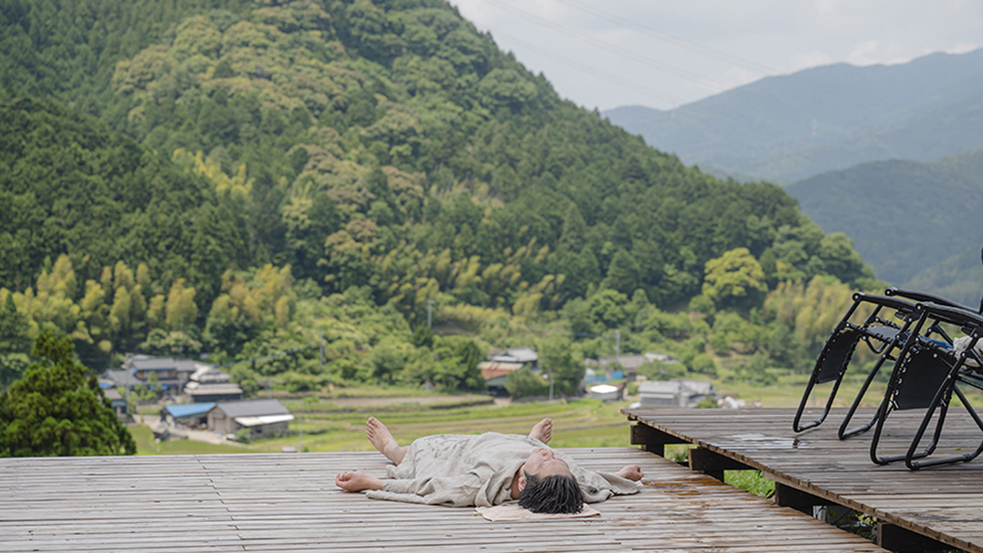 ・【ウッドデッキ】大自然の中で思いっきり深呼吸。日常を忘れ人目を気にせずリラックス