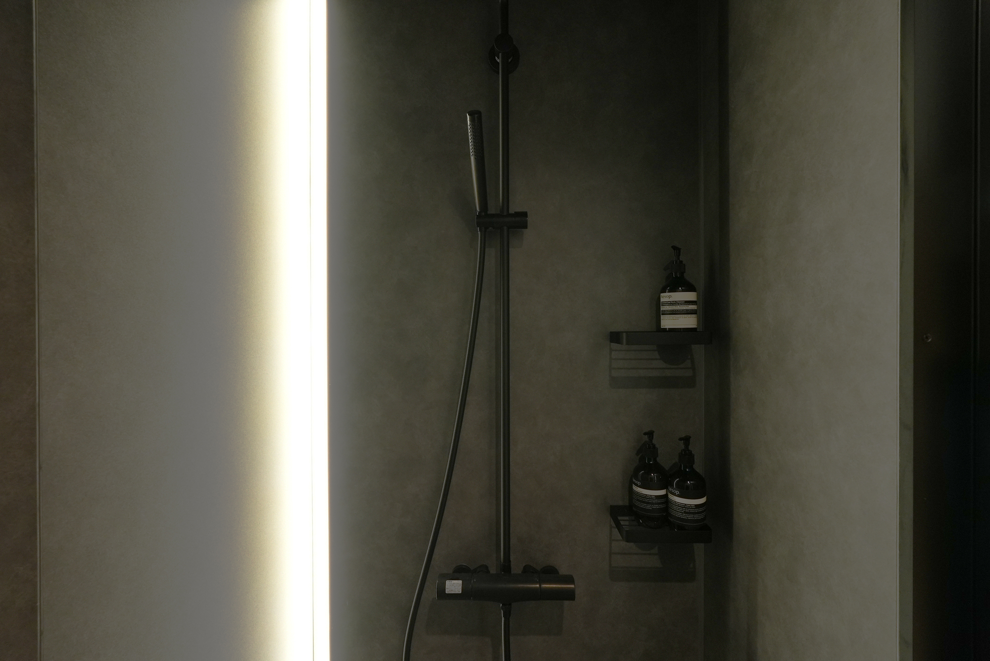 【客室シャワールーム】