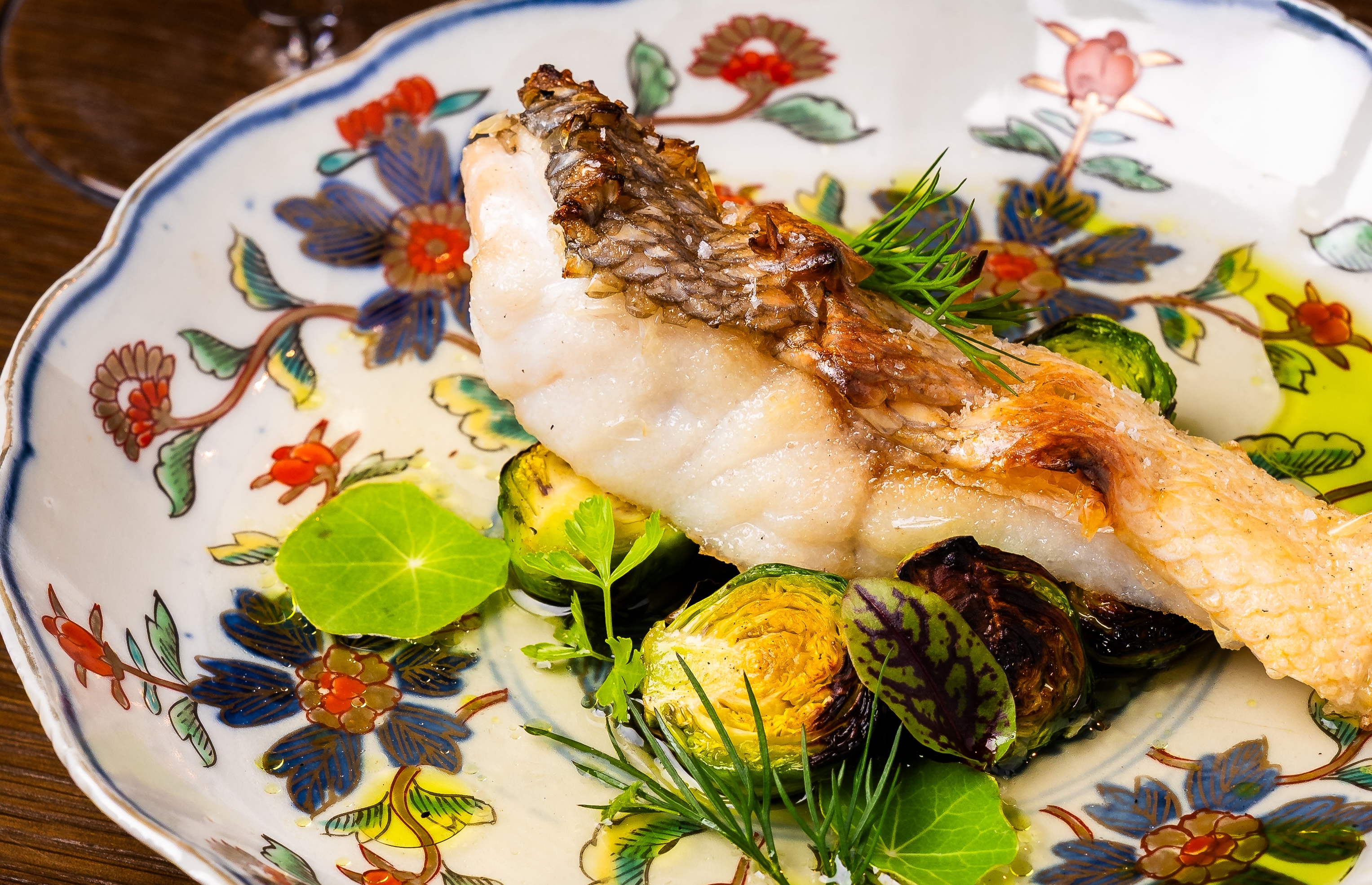 その日一番の魚を。淡路島の海を中心に、旬の素材を吟味して調理し、ご提供。