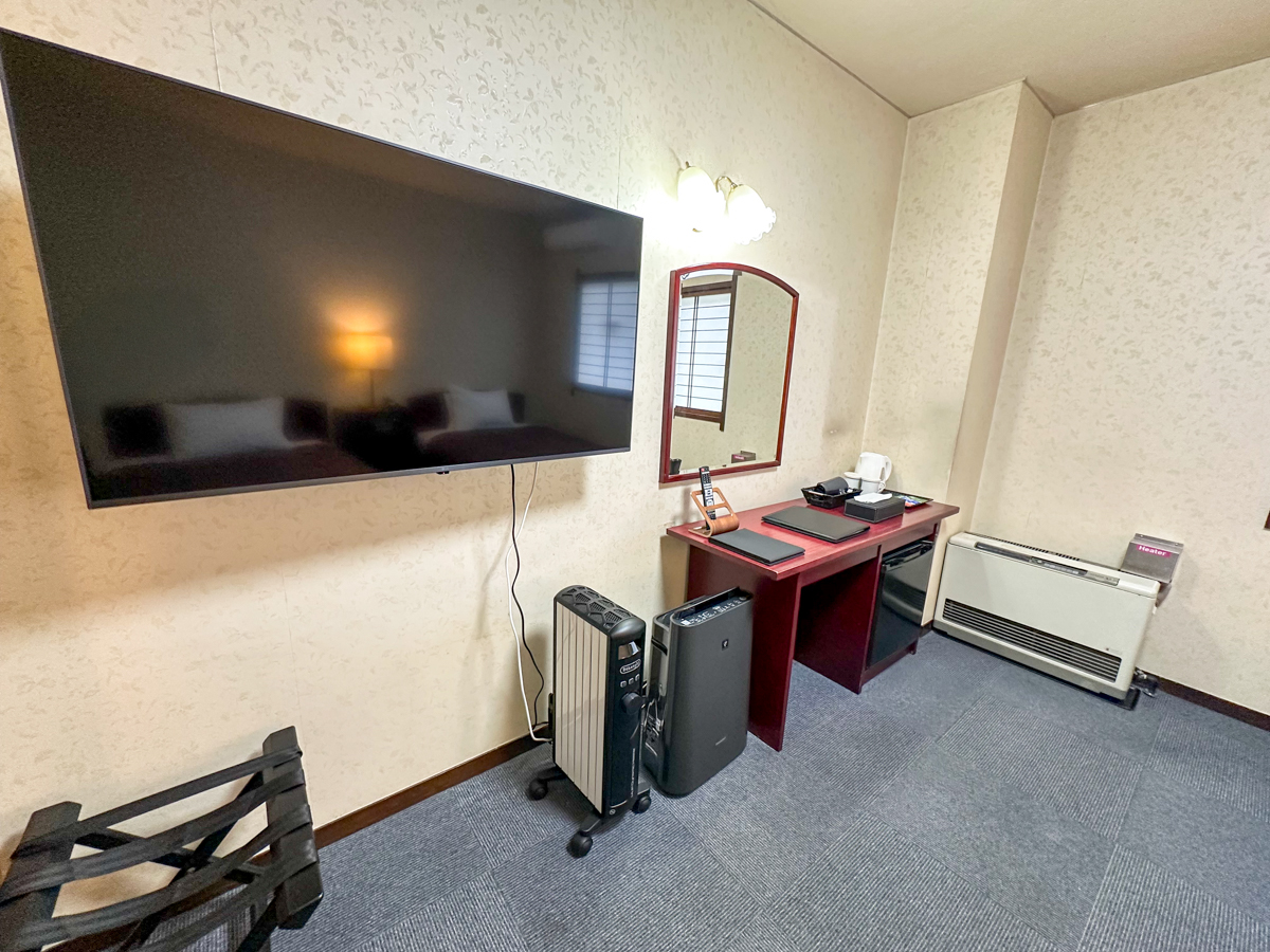 【洋室モダンツイン】24平米　トイレ＆バス付