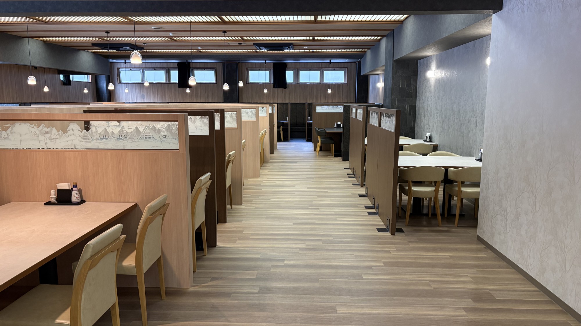 【リニューアルレストラン】