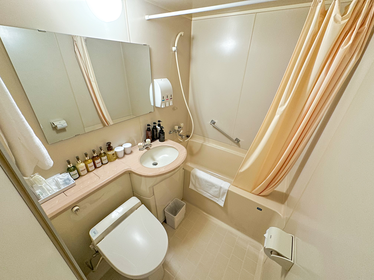 【洋モダンコーナーツイン】28平米　トイレ＆バス付