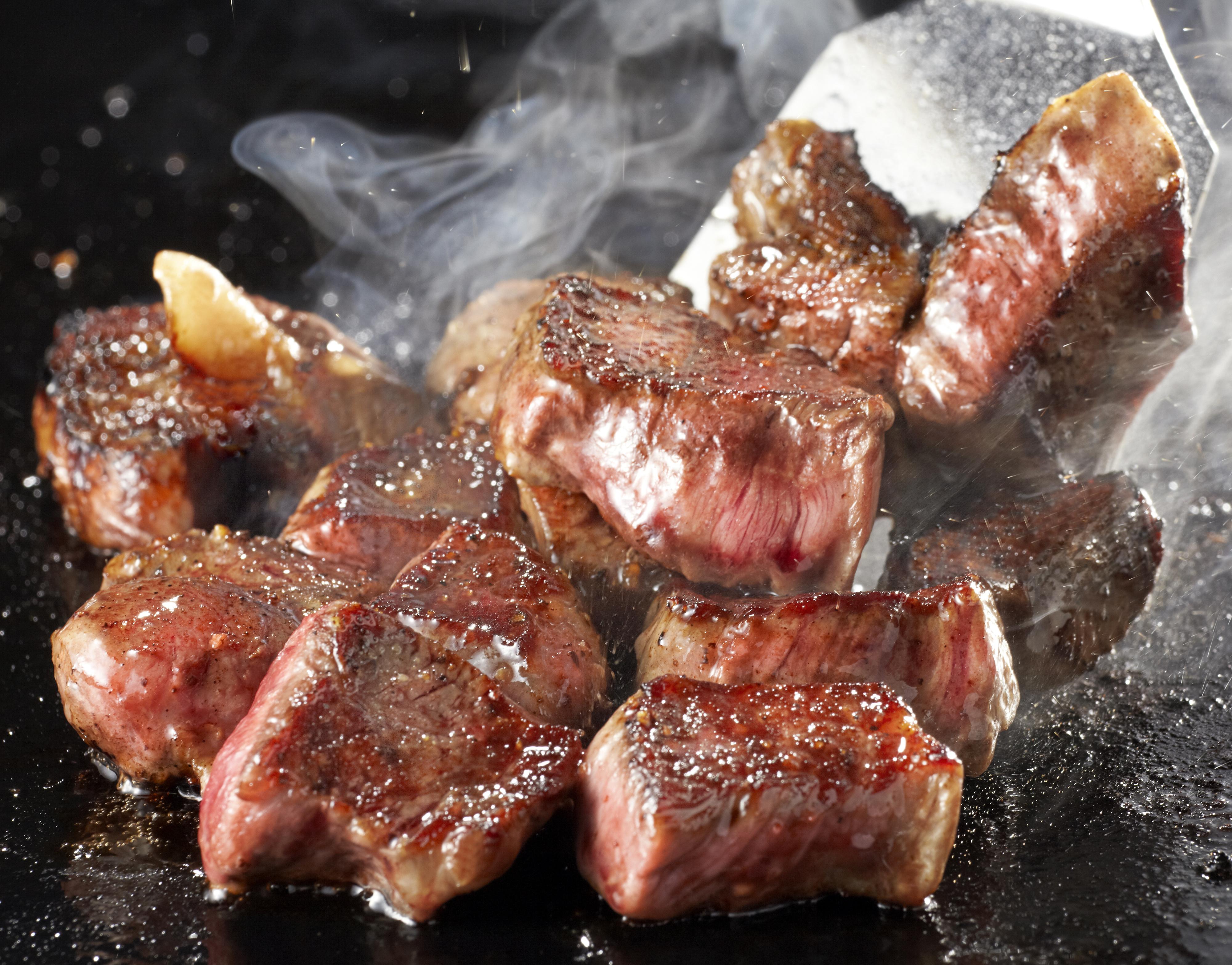 ＜ライブキッチン＞国産牛を焼きたてライブ提供♪