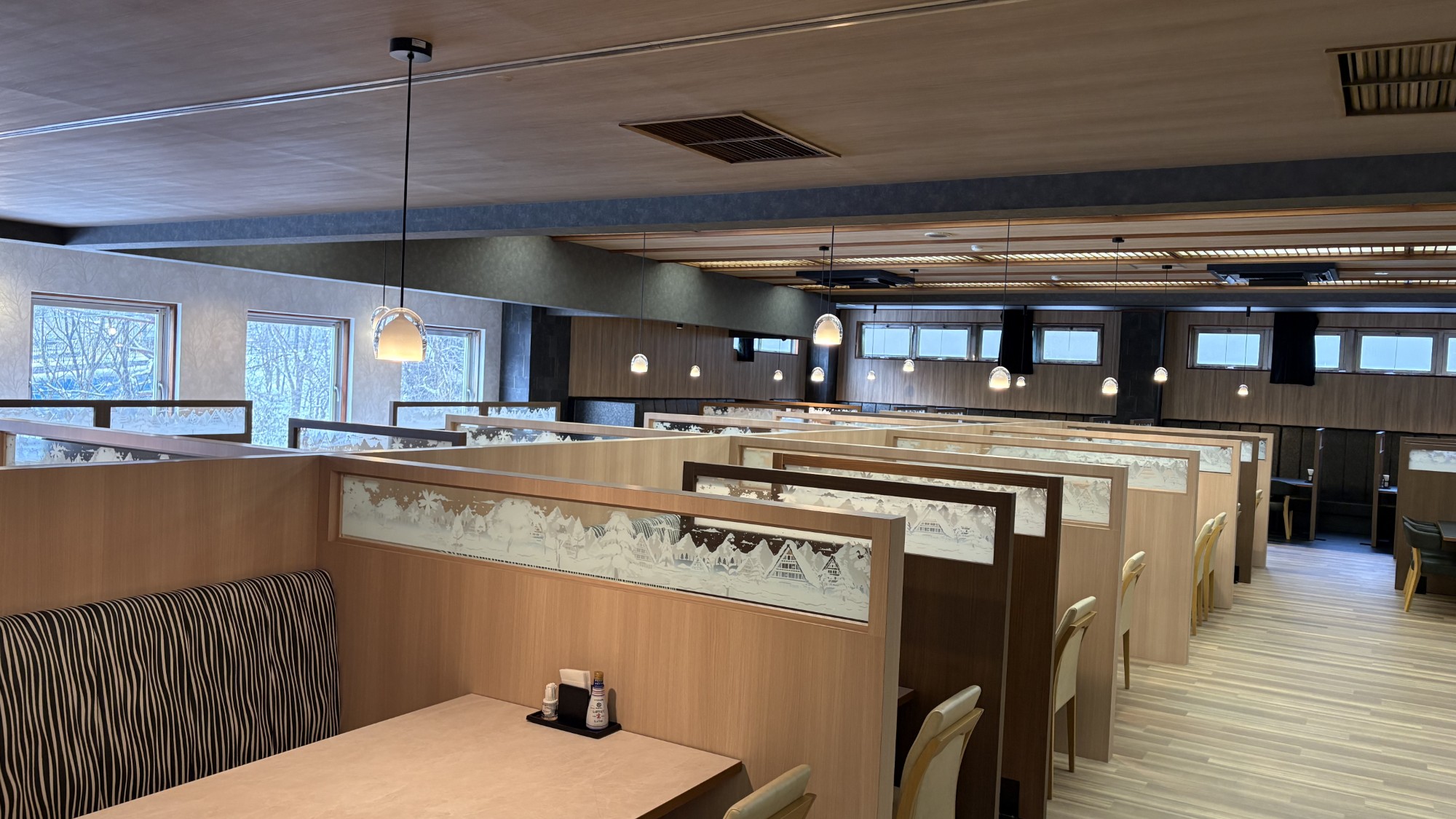 【リニューアルレストラン】