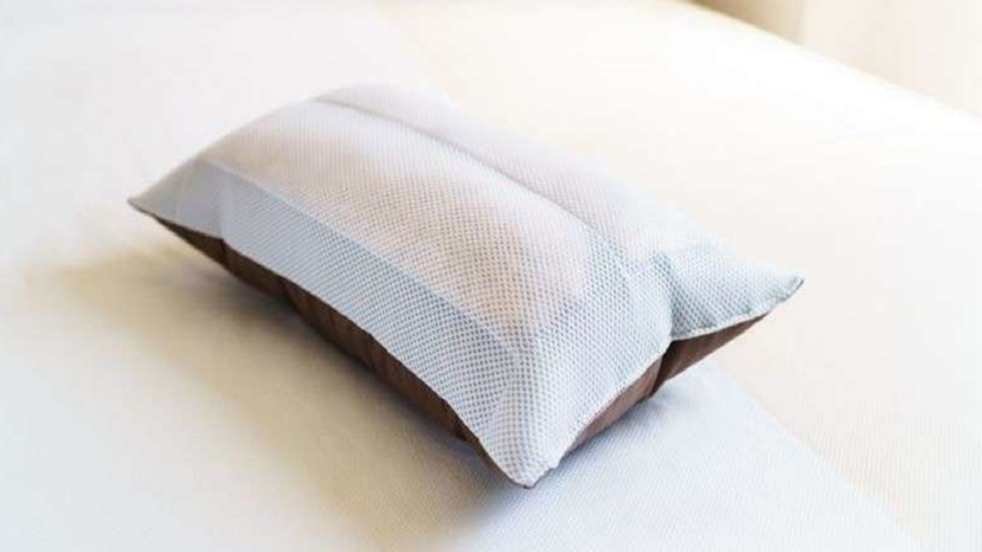 【貸出枕・数量限定】通気性にすぐれ、頭部の熱を吸収！ひのきの香りに包まれてお休みください