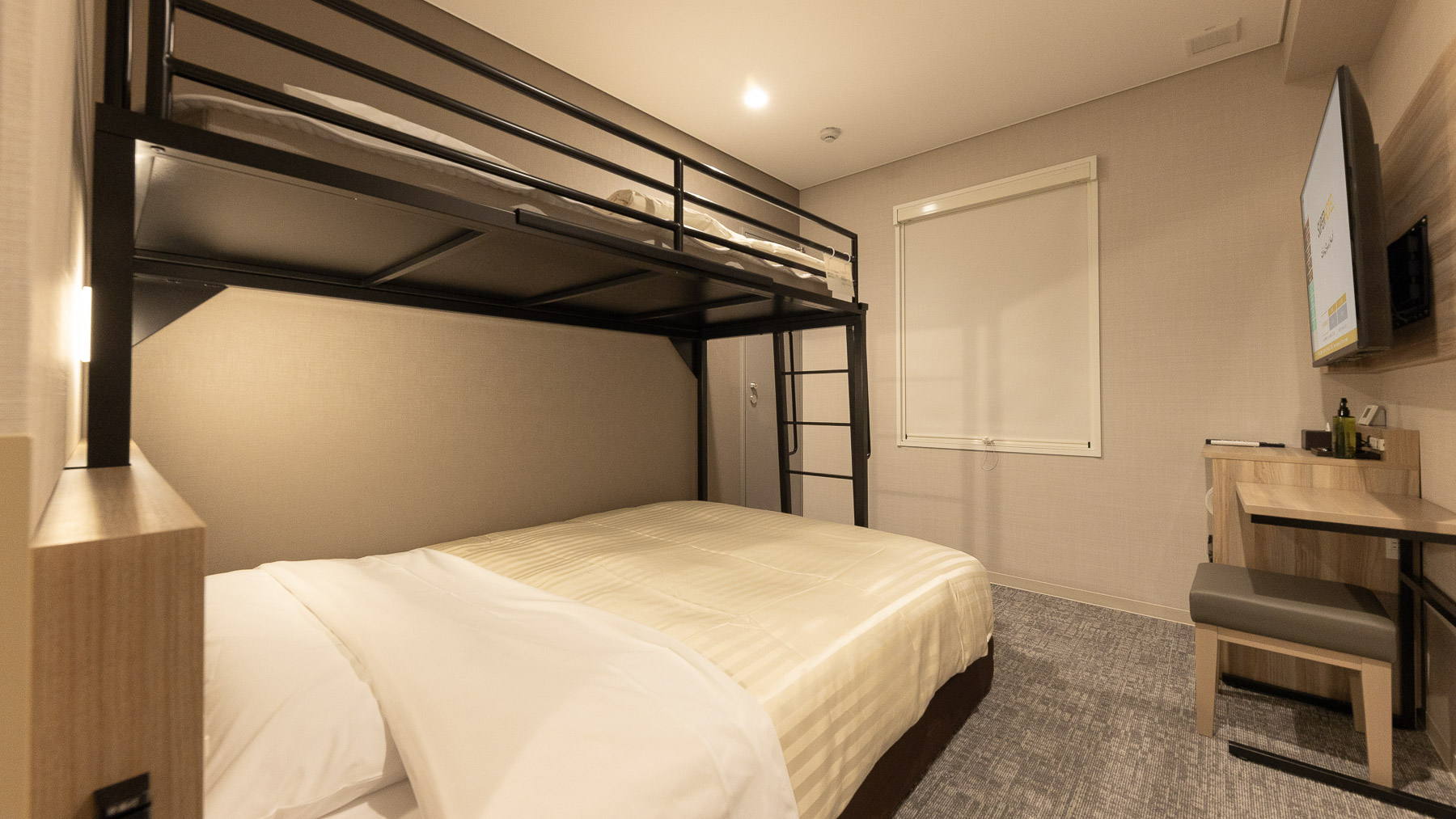 まるで秘密基地！お子さまに大人気のロフトベッドつきルーム