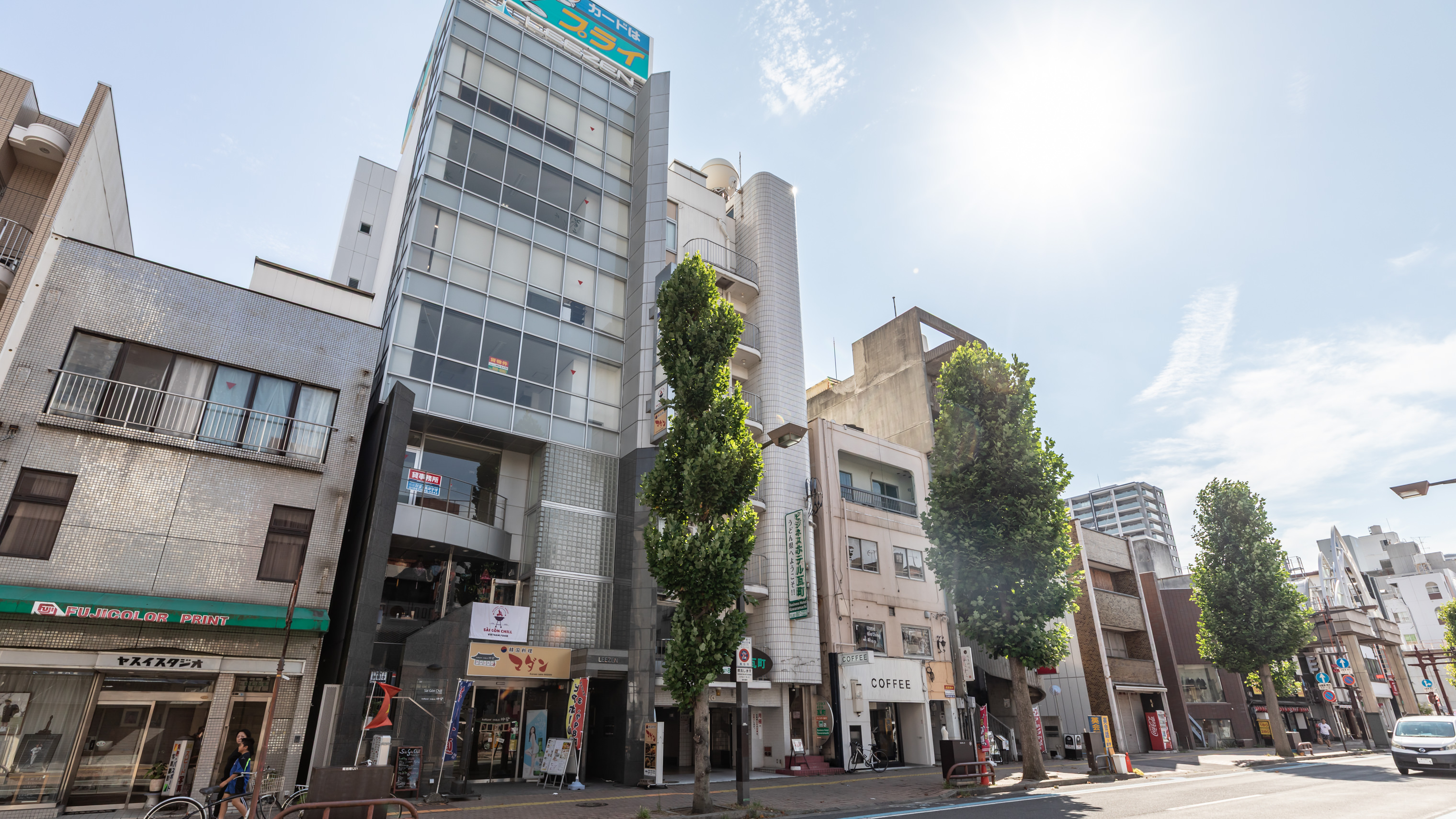【外観】ことでん瓦町駅から徒歩2分。コンビニ徒歩1分。繁華街の好立地♪※駐車場はございません