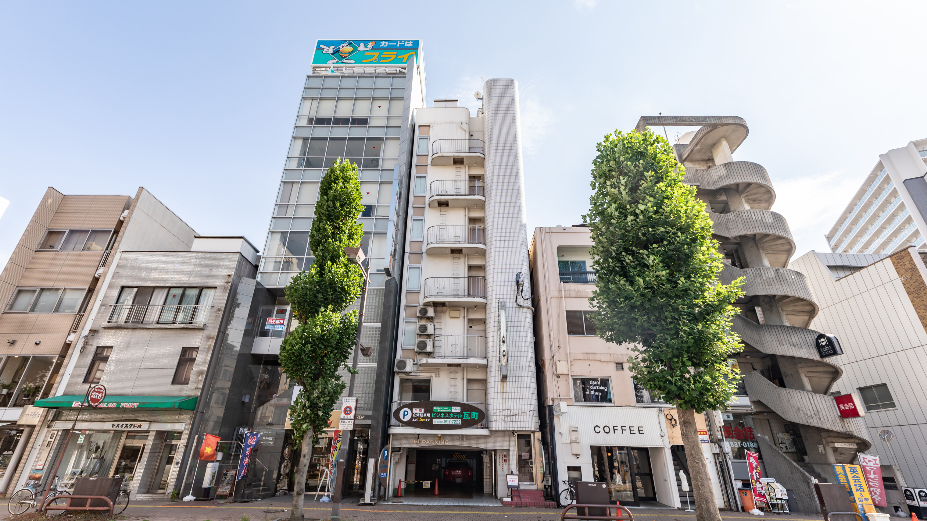 【外観】ことでん瓦町駅から徒歩2分。コンビニ徒歩1分。繁華街の好立地♪※駐車場はございません