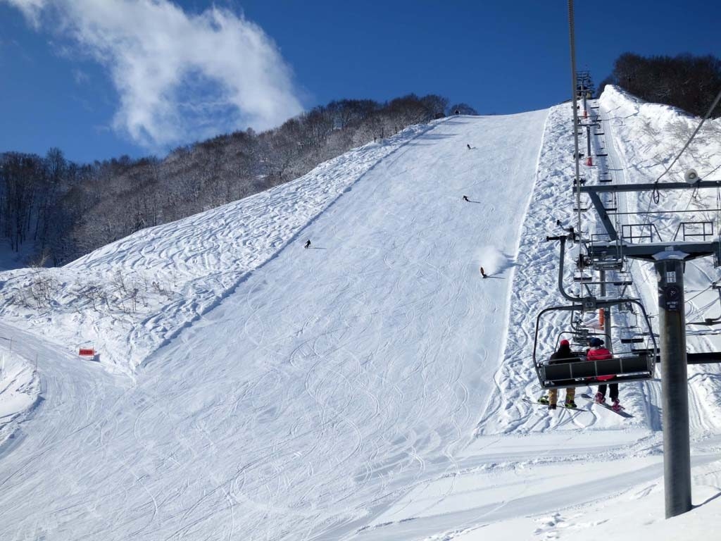 石打丸山スキー場リフト乗り場から徒歩１分！3LDKの広々一軒家を丸々貸切り