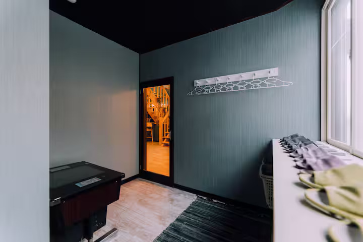 House B　玄関入口（シューズボックス）