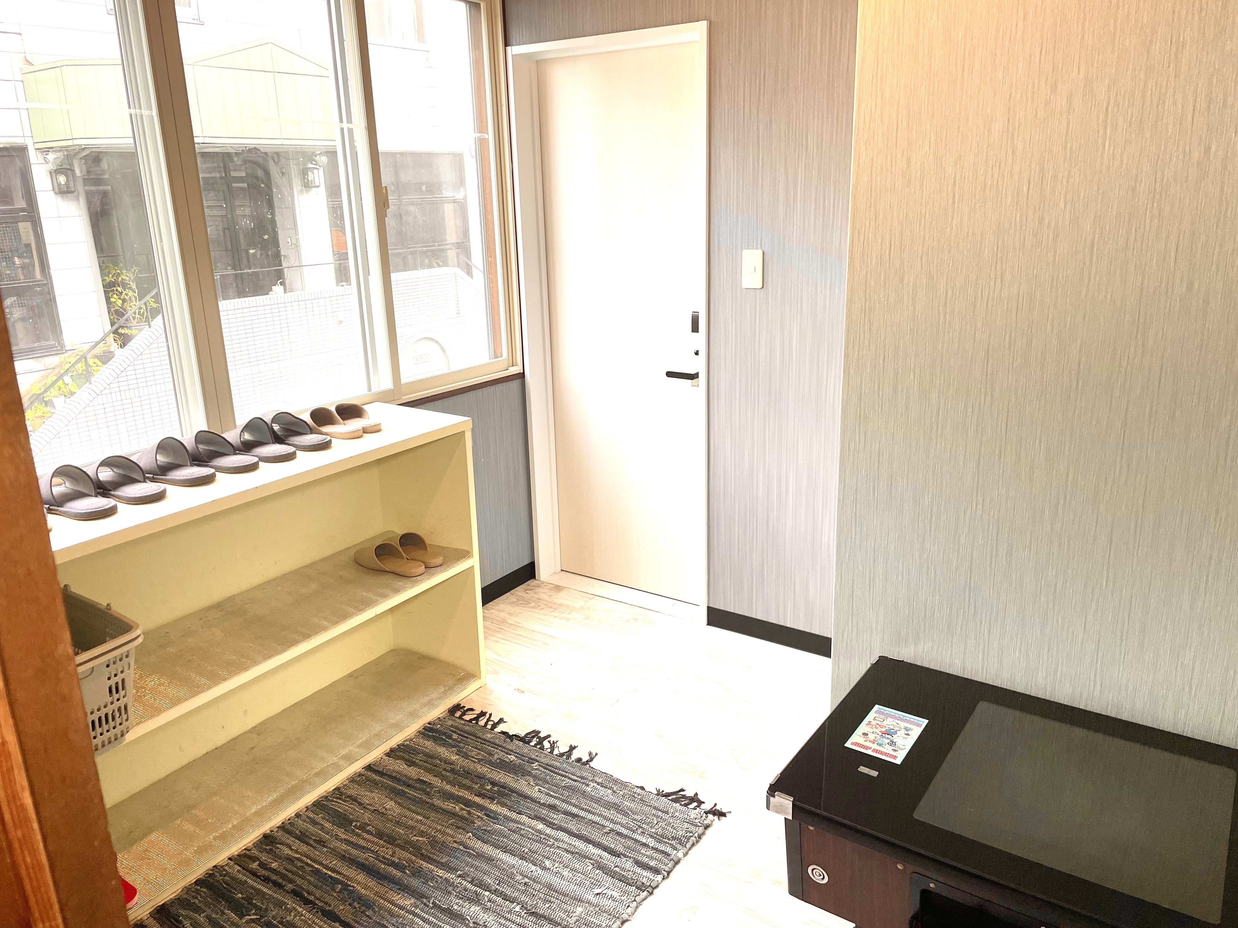 House B　玄関口