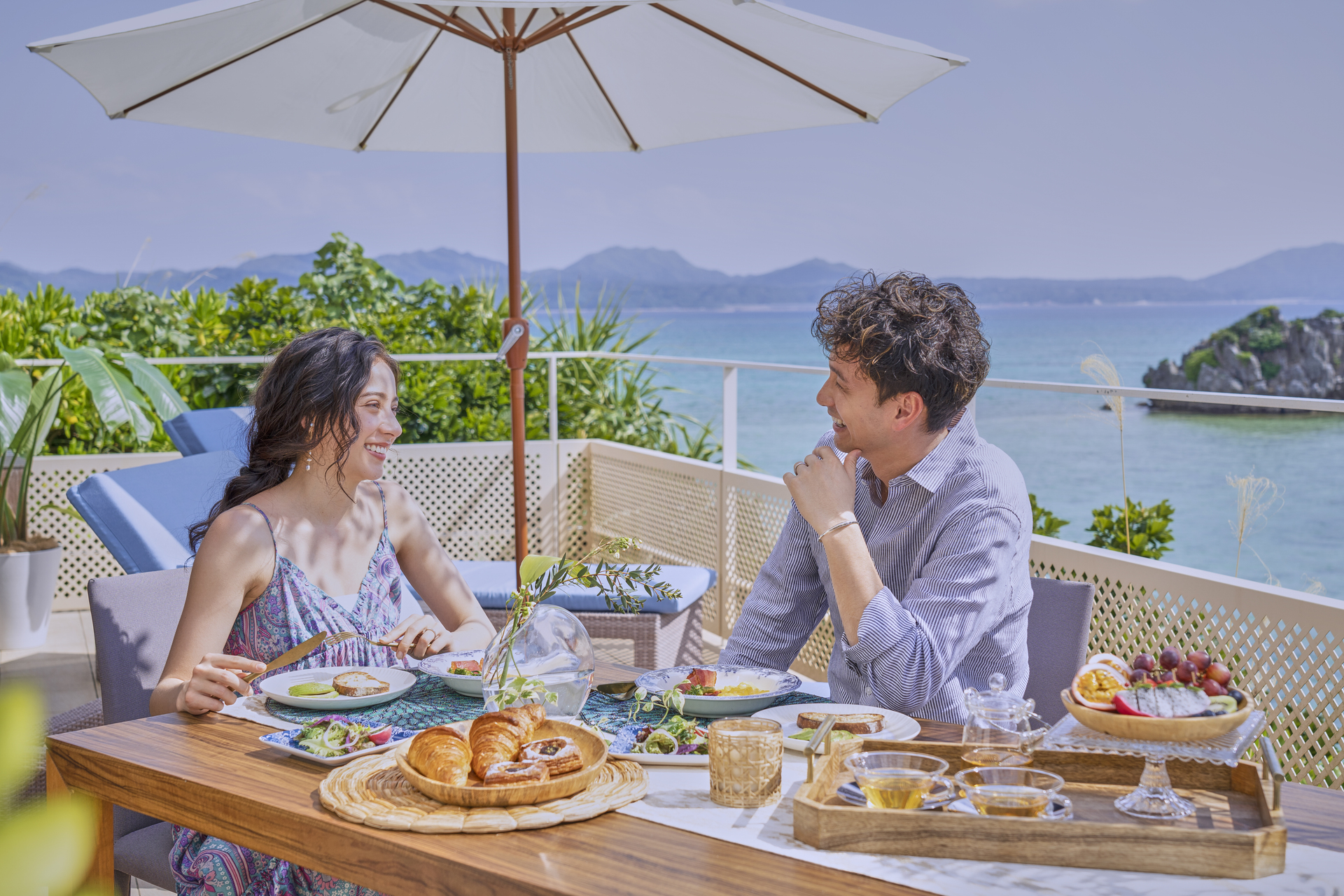 オーシャンビューバルコニー（朝食）