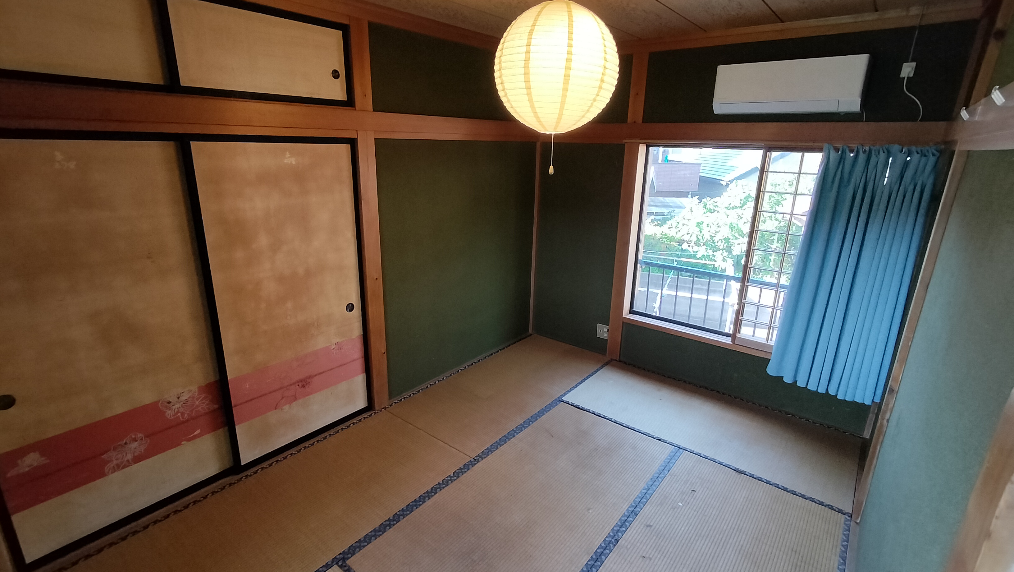 202号室　6畳と8畳の6畳側