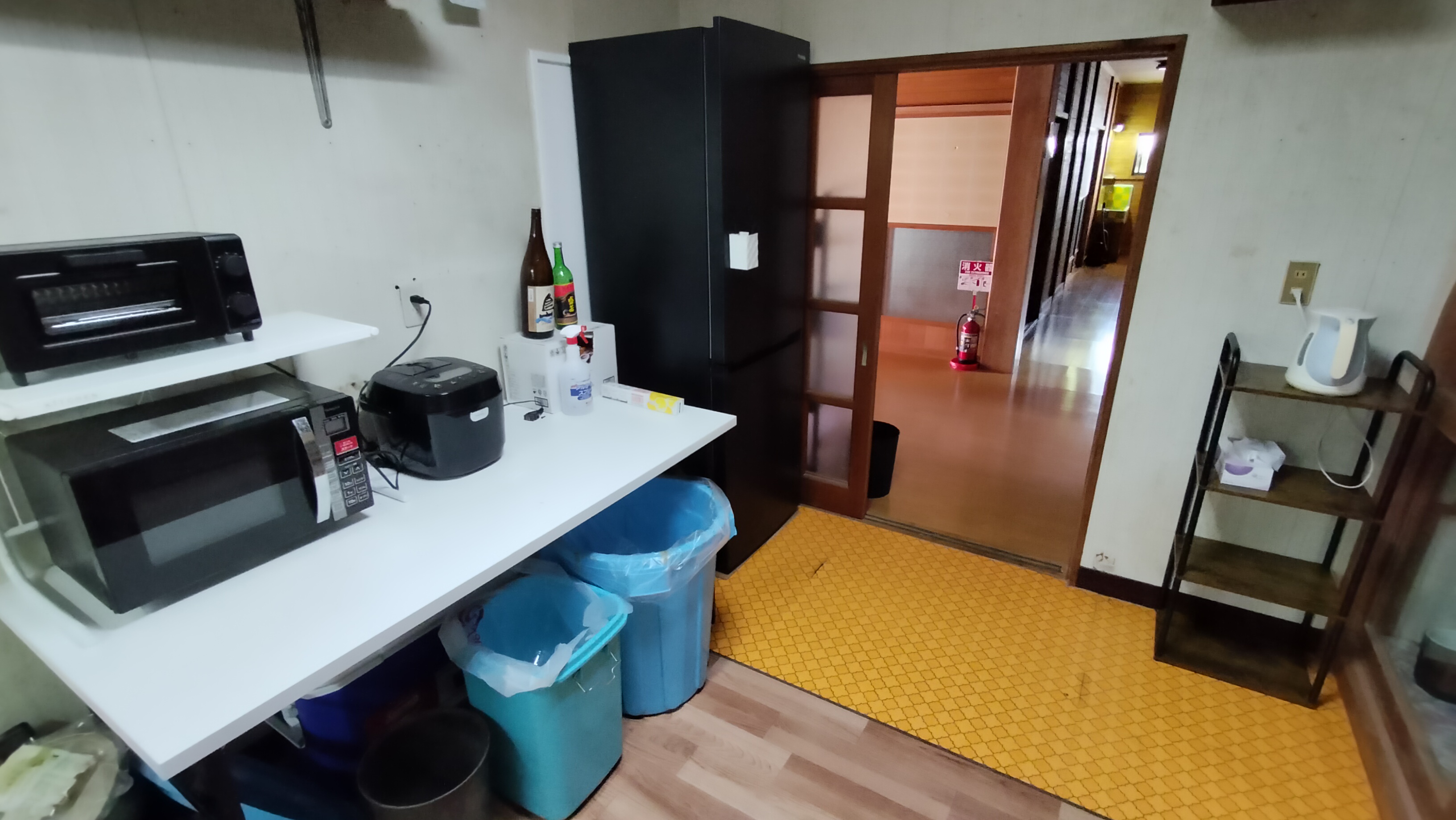 キッチン-備品(冷蔵庫・電子レンジ・トースター・ケトル)