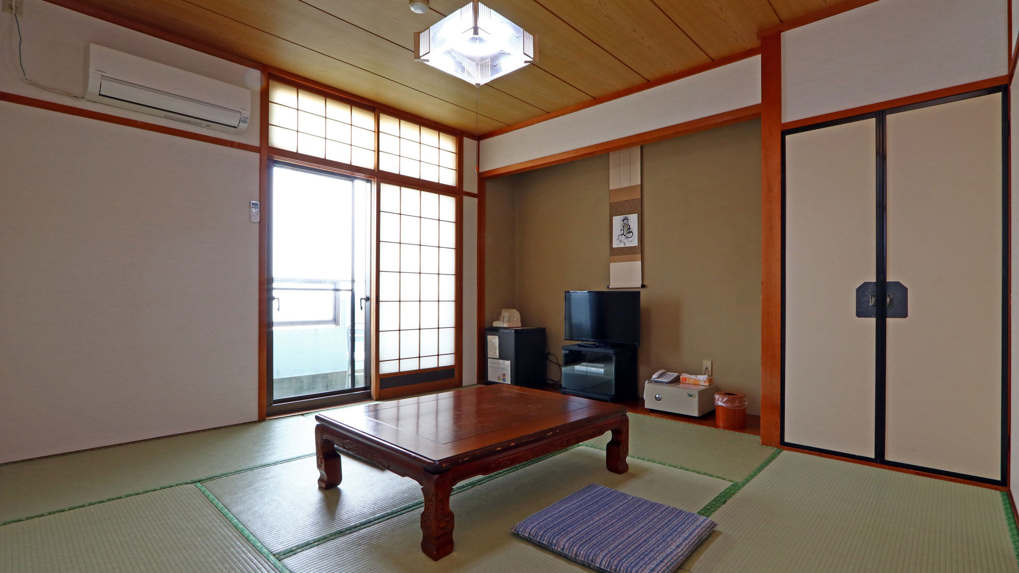 客室_3F客室和室8畳のカップル、秋の間。御夫婦向け客室*