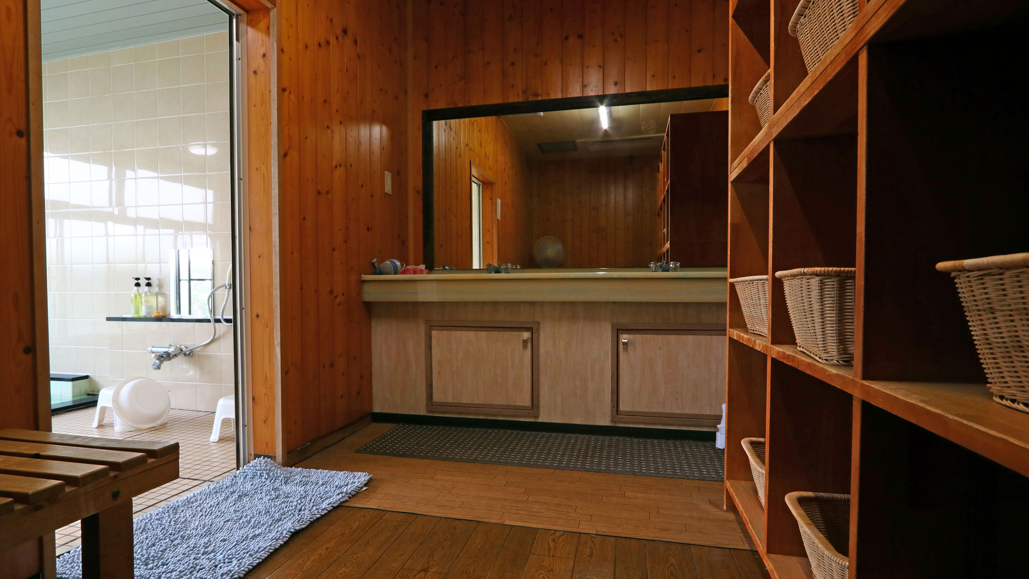 館内_浴室_男性脱衣場*