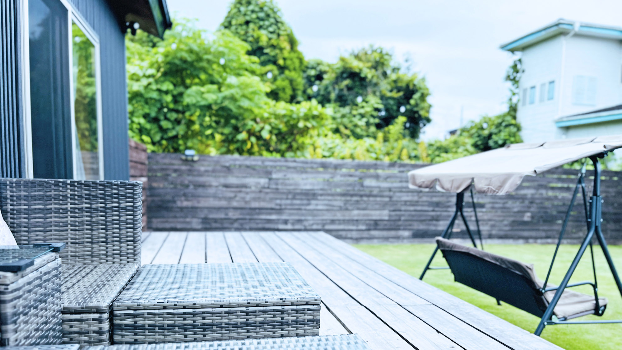 デッキでのんびり何もしないのも贅沢 *