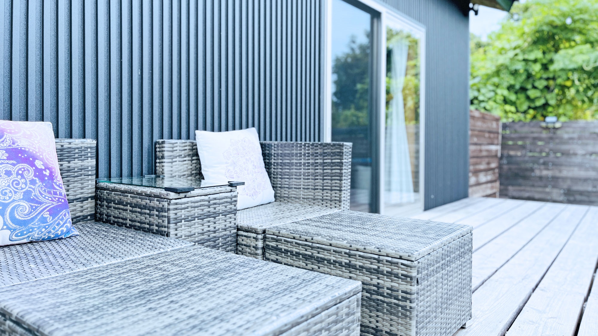 デッキでのんびり何もしないのも贅沢 *