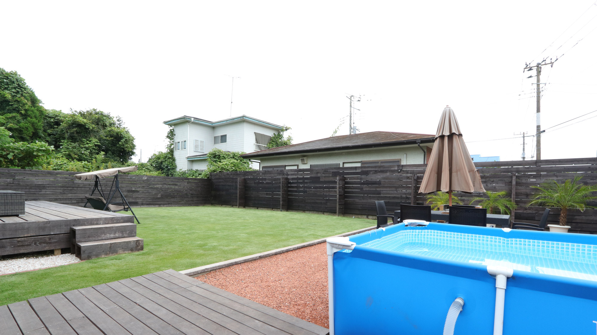 プールは人専用となります。*