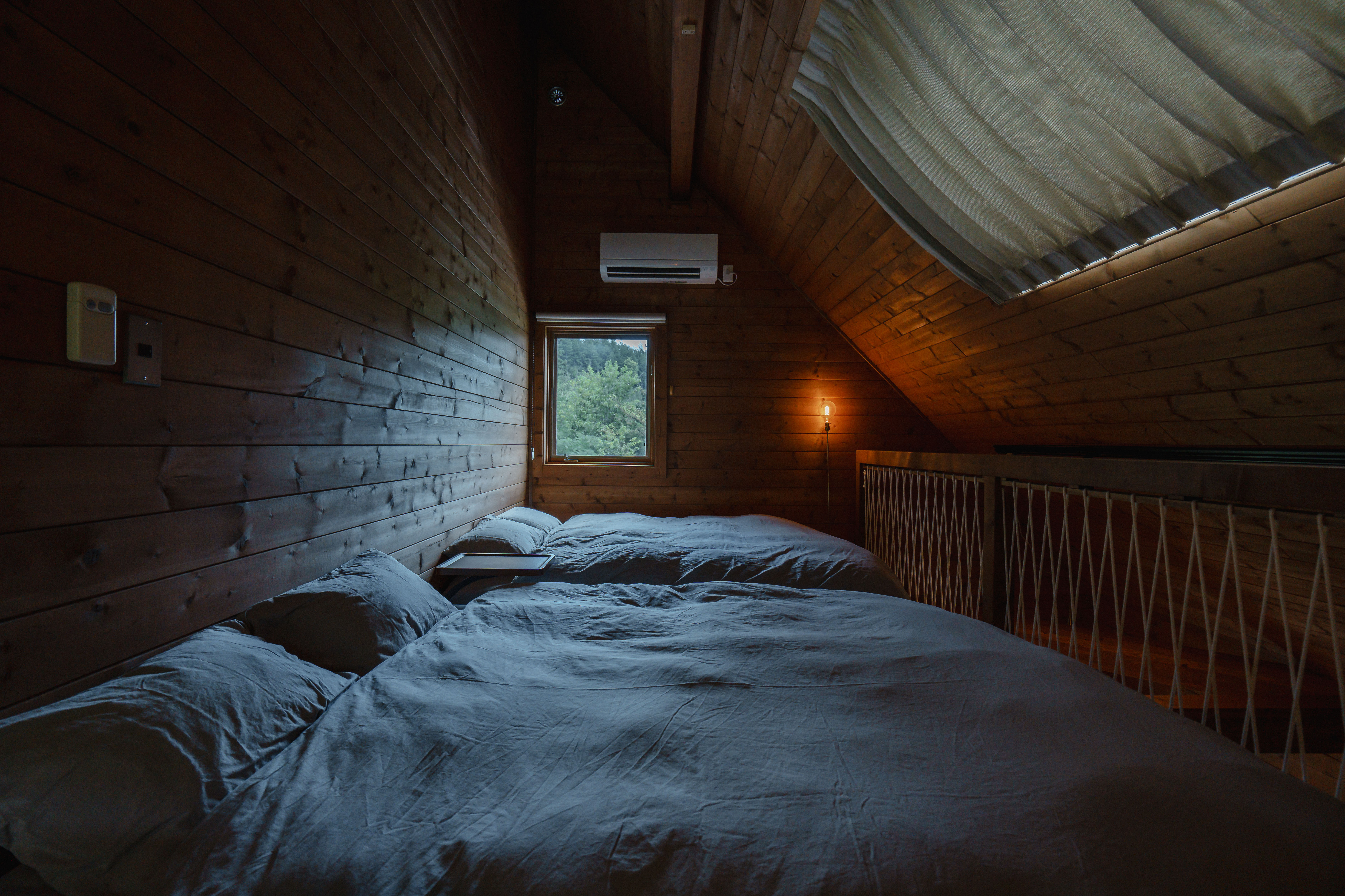 クイーンベッド2台完備。