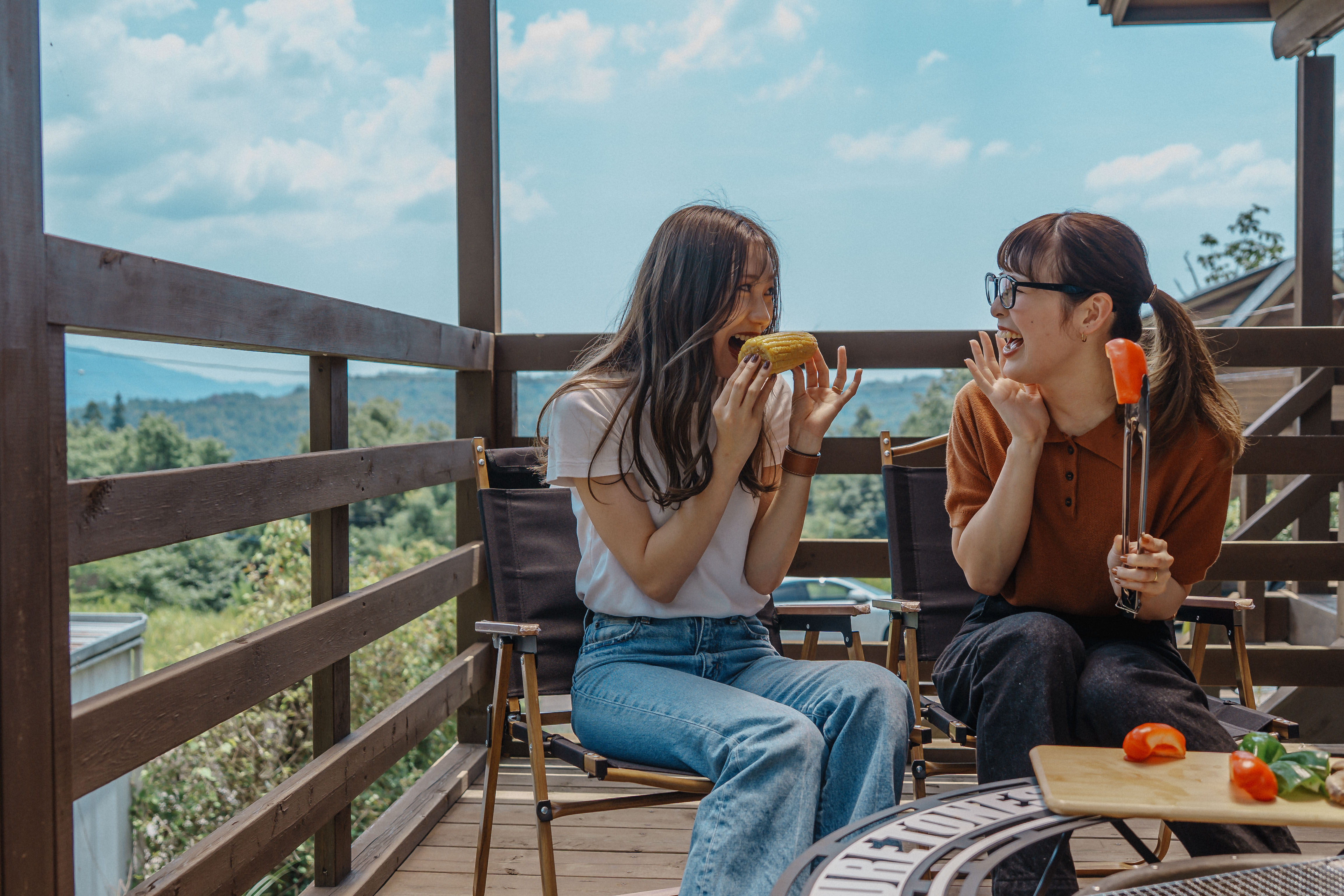 屋根付きBBQスペースで雨の日でもBBQができます。
