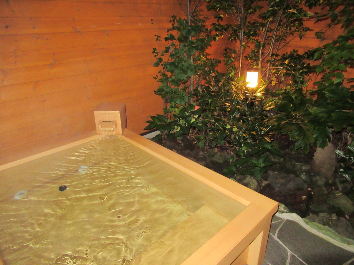 【土曜日専用プラン】☆1棟貸で別荘気分をご堪能＆専用檜露天風呂付き☆平屋ログコテージ