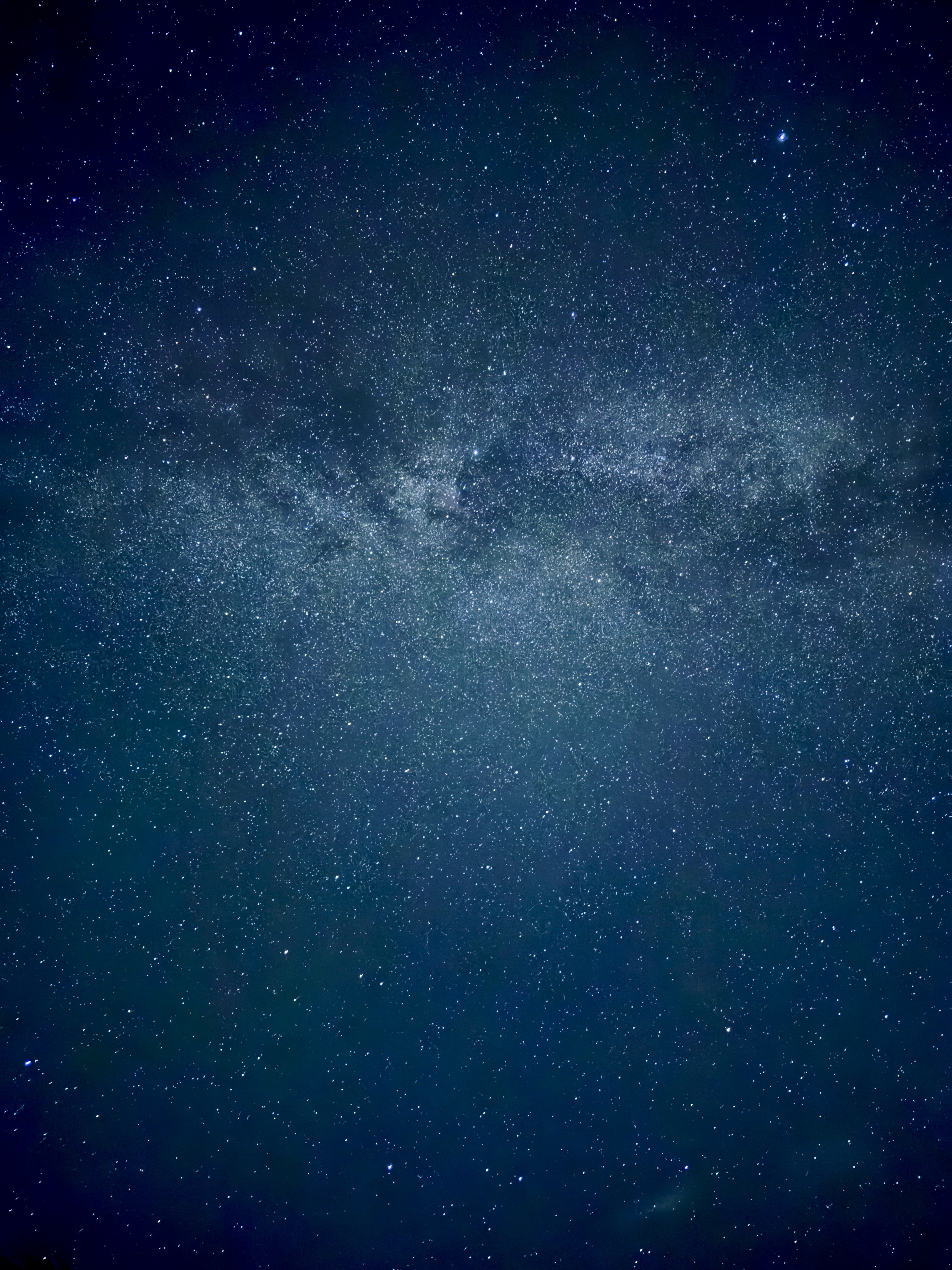 頭上に広がる満天の星空。大自然に包まれる感動の夜。