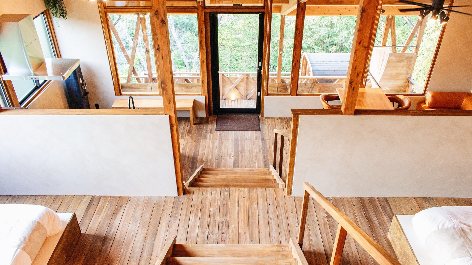 非日常な空間へと続く階段