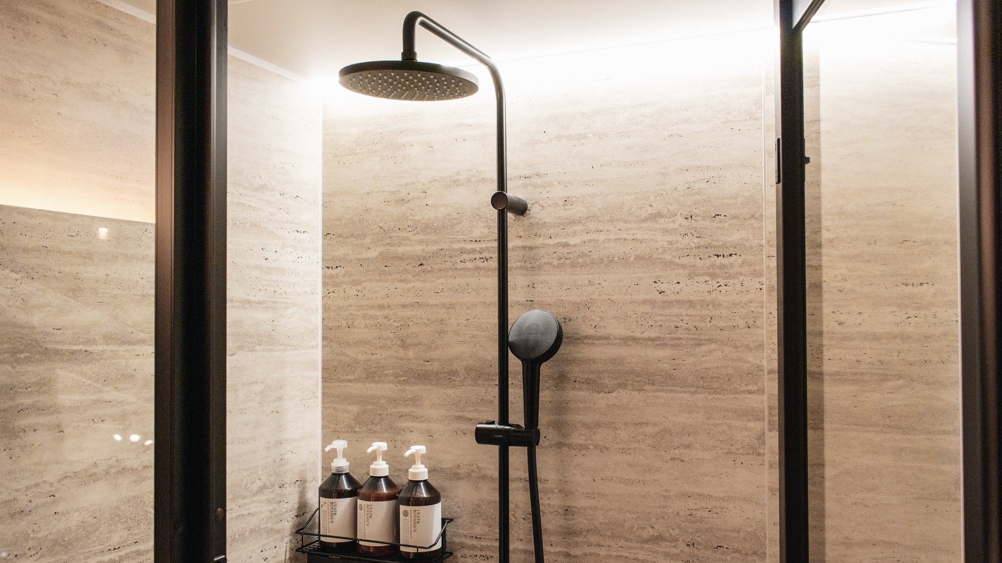 シャワーブース