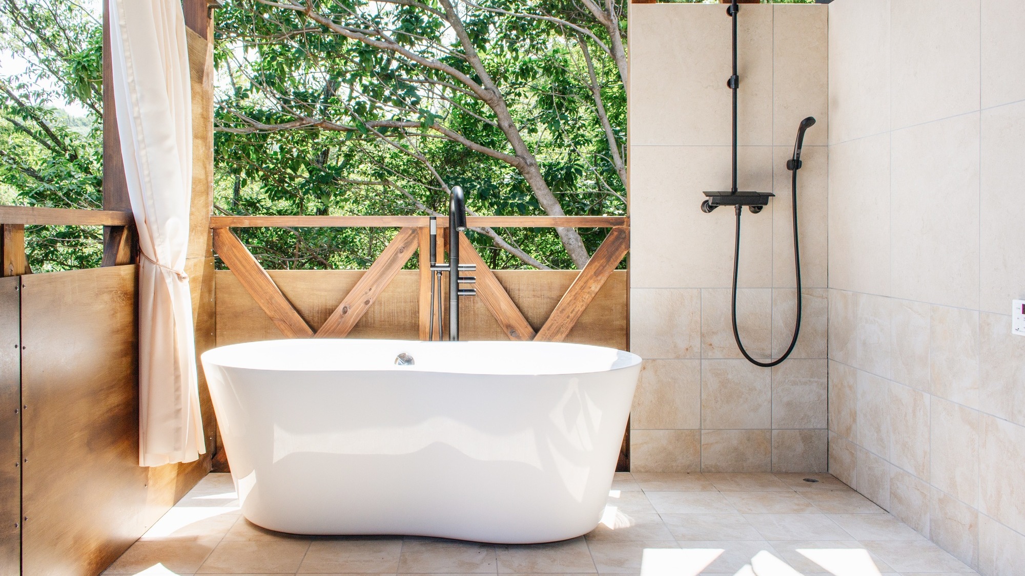 アウトドアバス